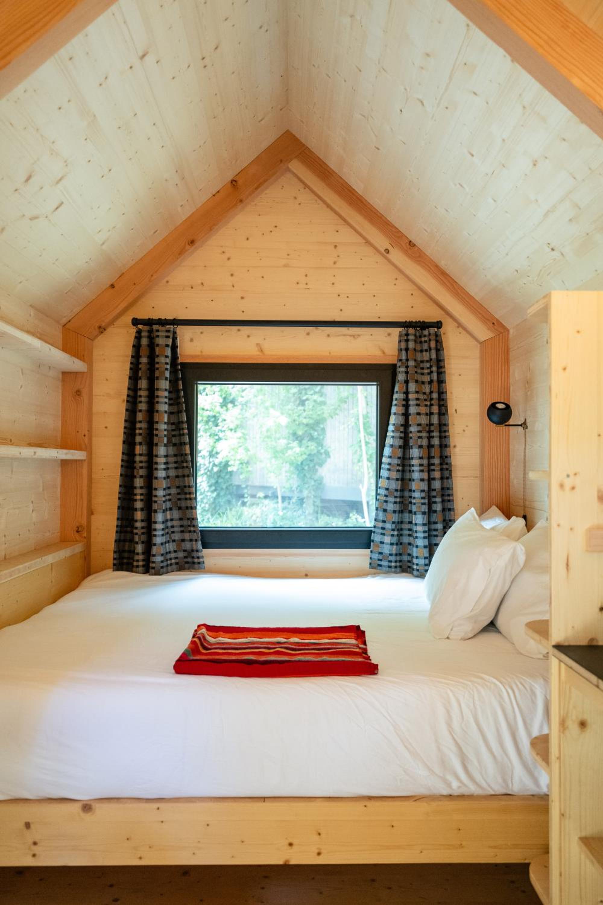 Tiny Cabin - King Kitchenette photo 1