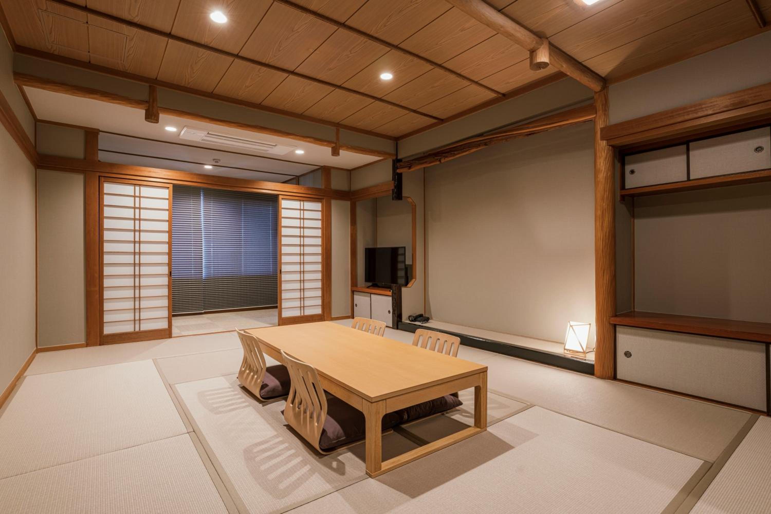 Japanese-Style Room (Breakfast Included)