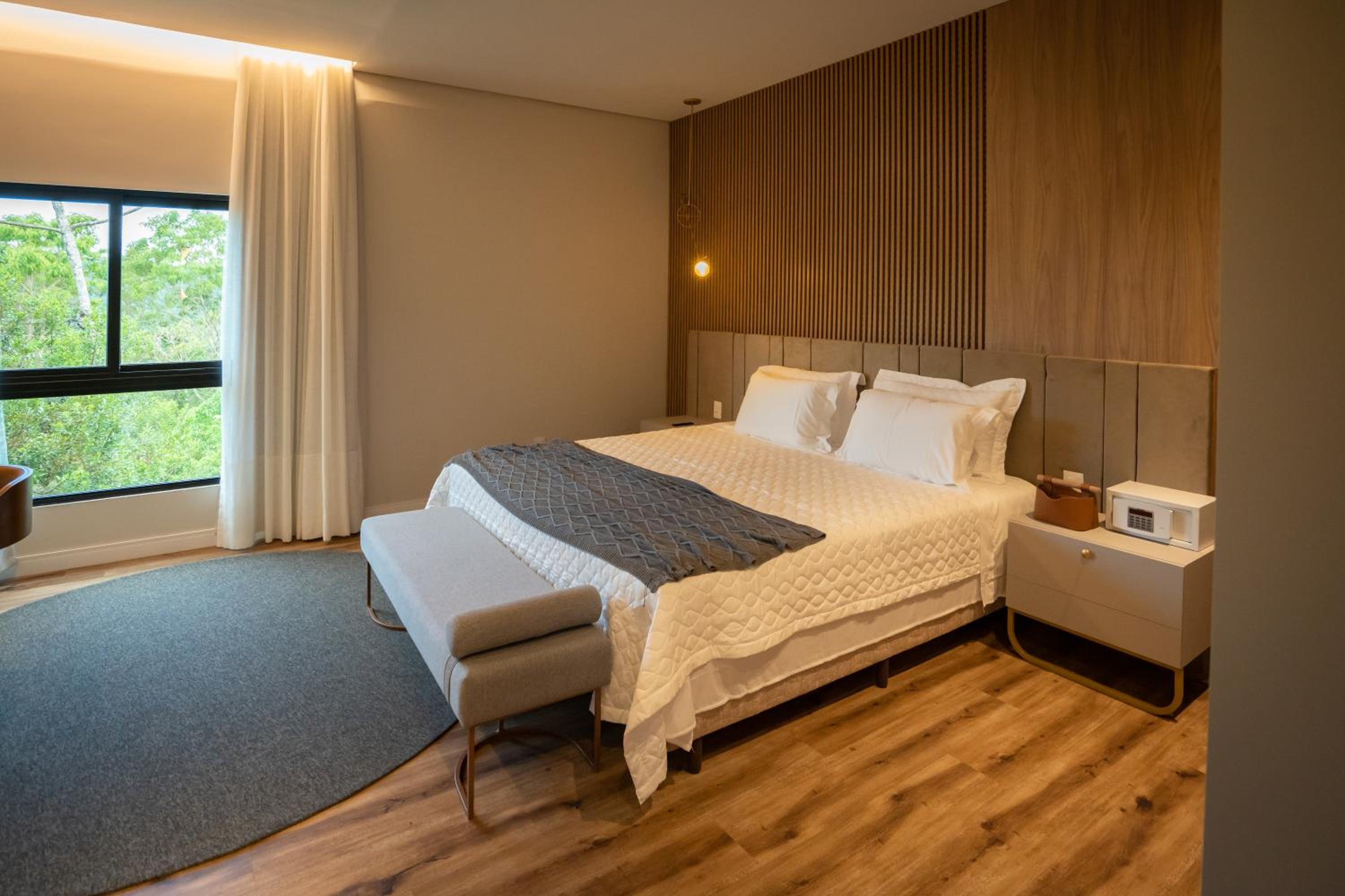 Suite with Garden View