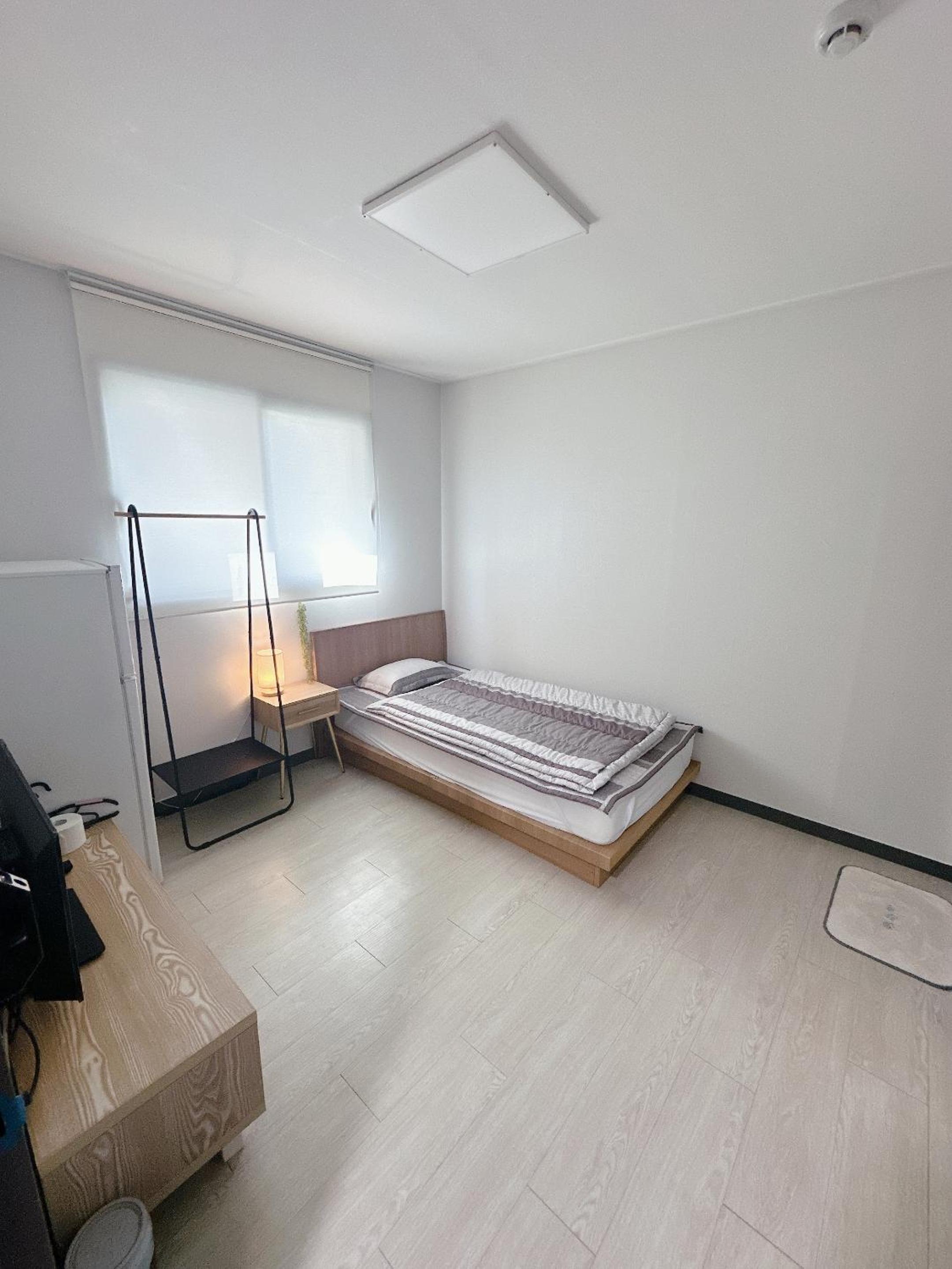 Single Room - Photo 25