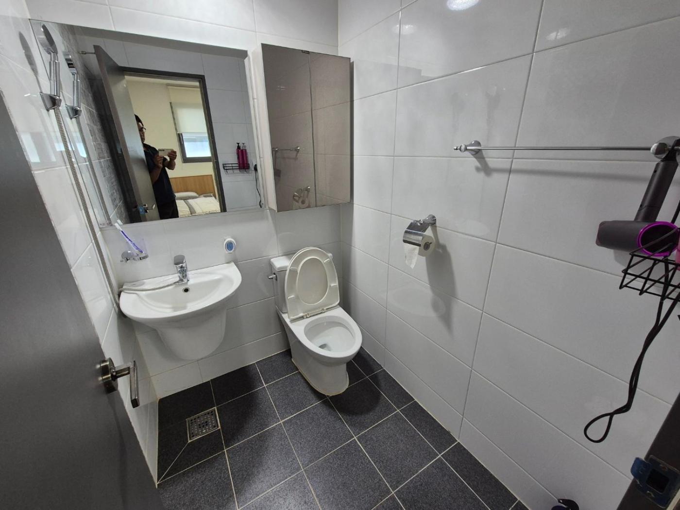 Twin Room - Photo 12