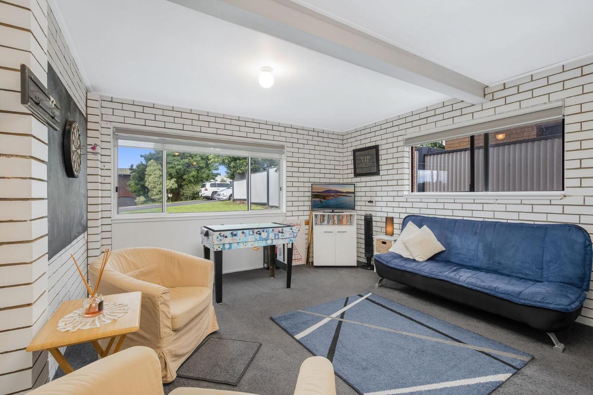 Three-Bedroom House photo 3
