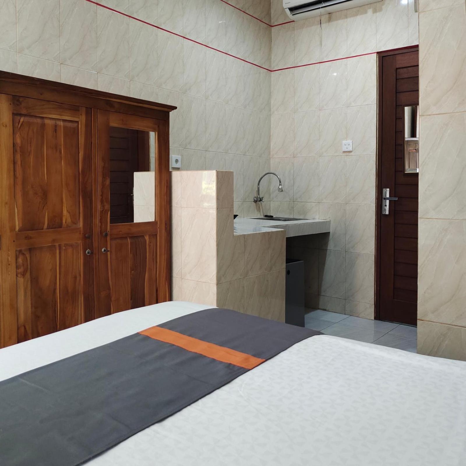 Budget Double Room photo 1