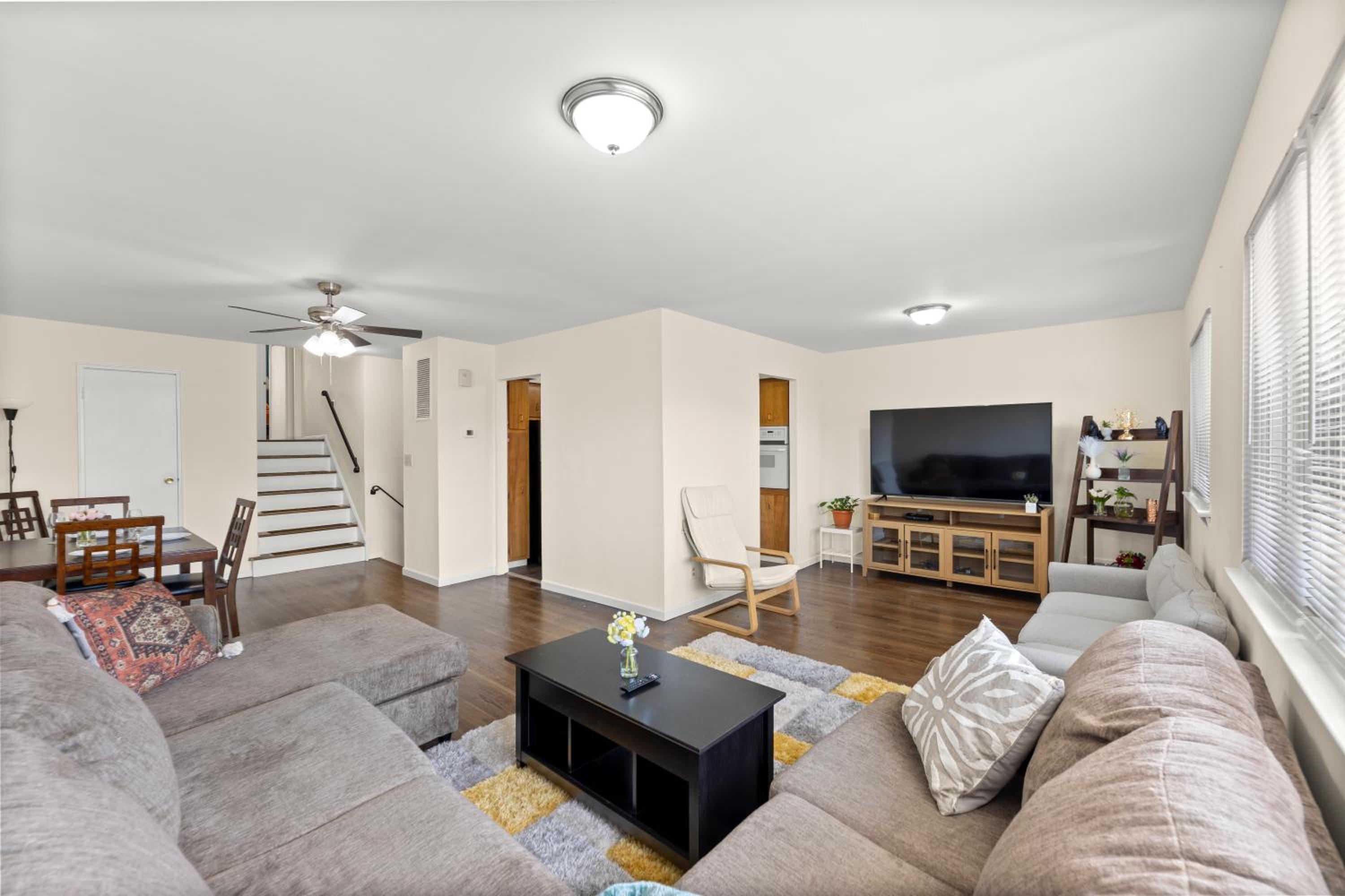 Three-Bedroom Apartment photo 1