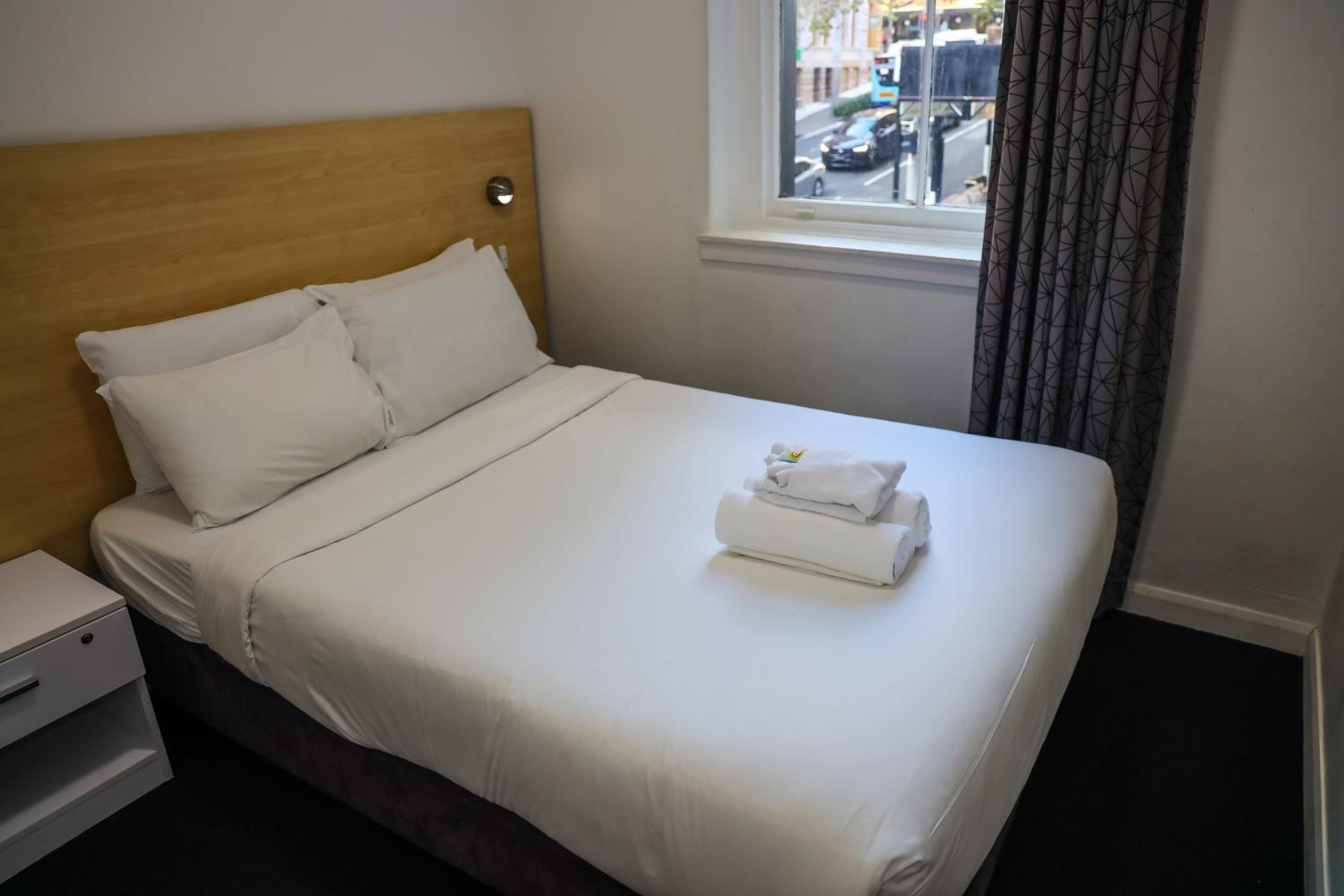 Double Room with Shared Bathroom photo 2