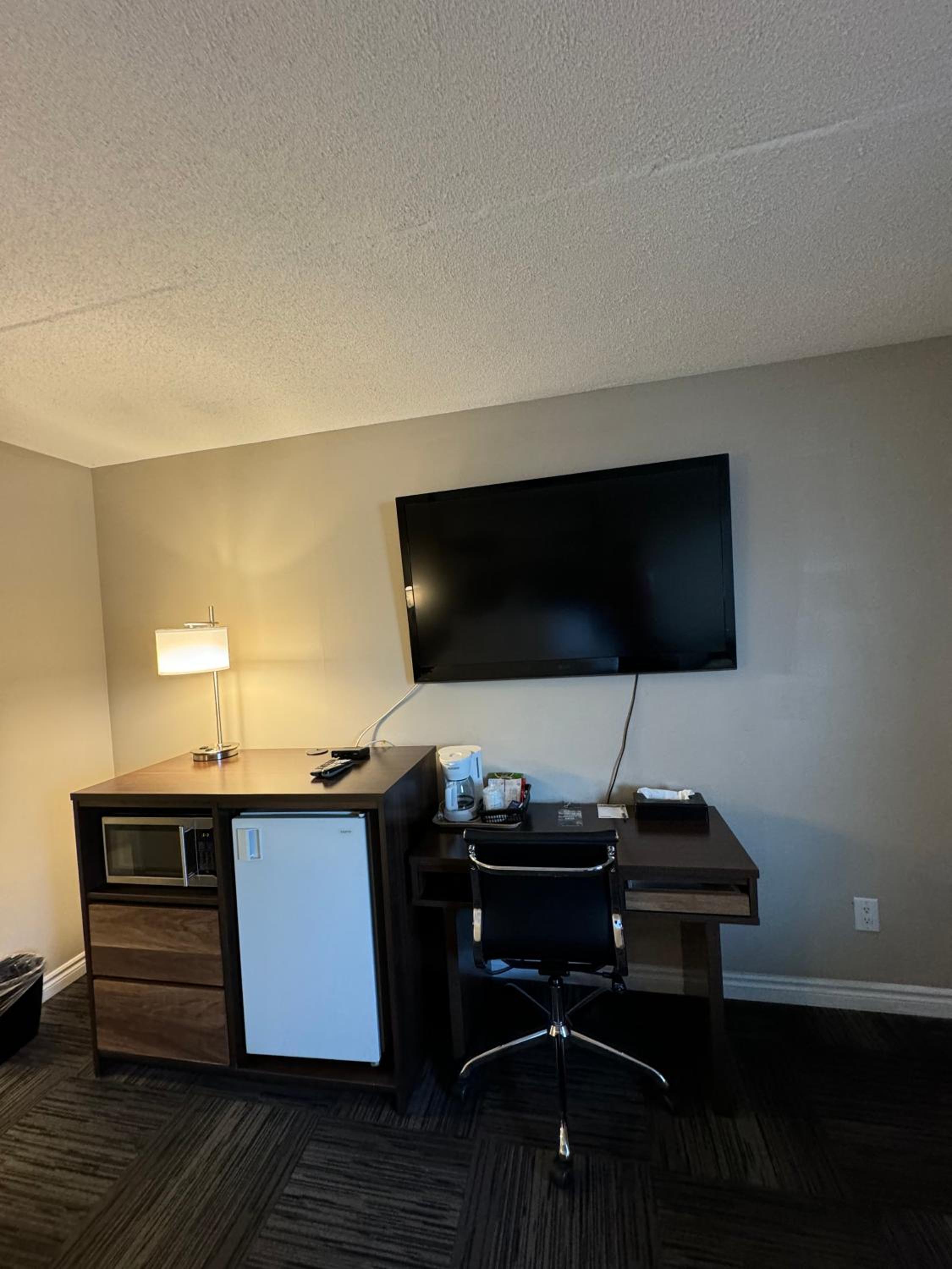 Business King Room - Non-Smoking - Photo 2