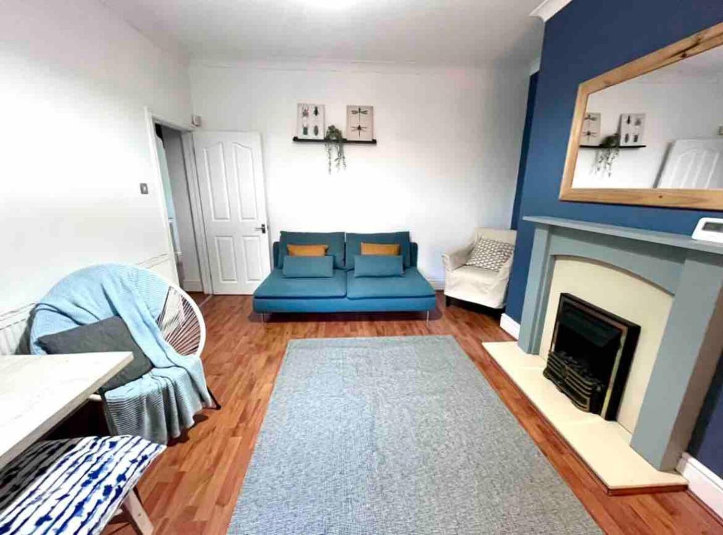 Apartment photo 2