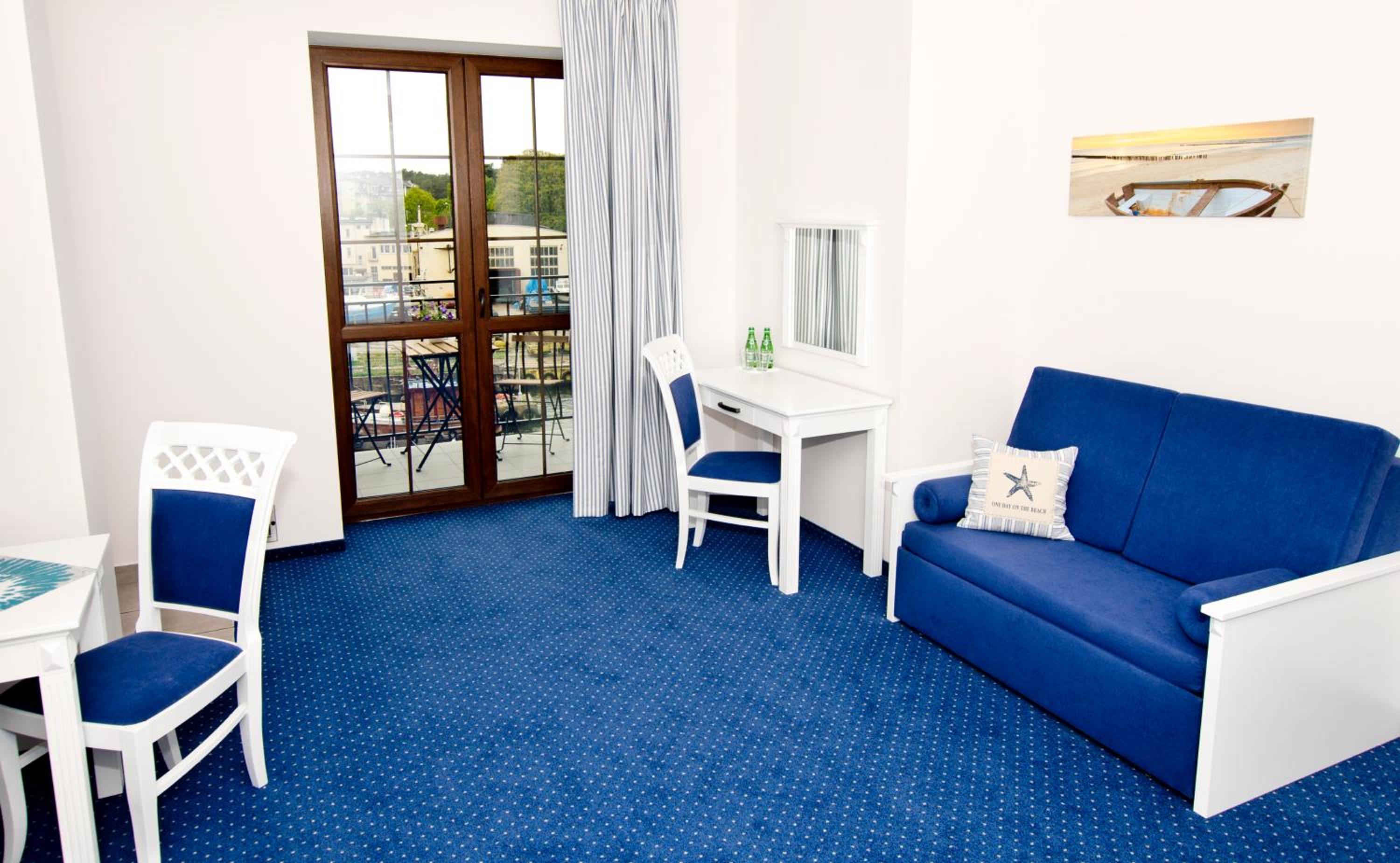 One-Bedroom Apartment with Balcony and Harbor View photo 1