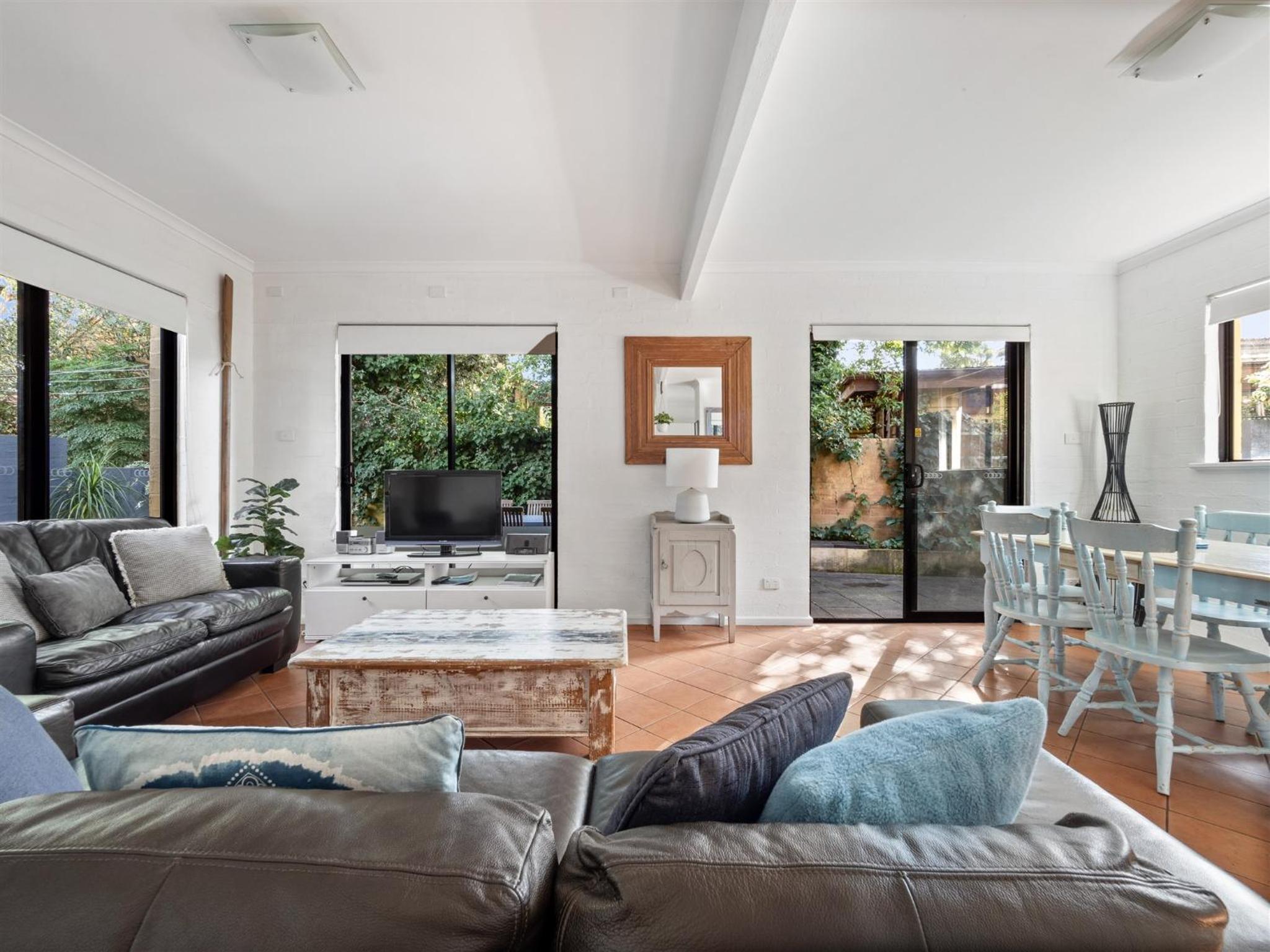 Three-Bedroom House photo 1