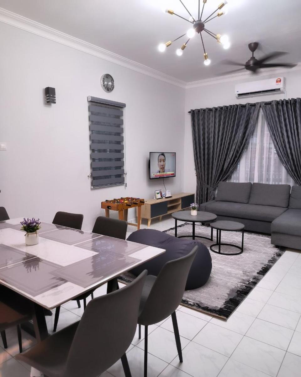 Four-Bedroom House photo 1