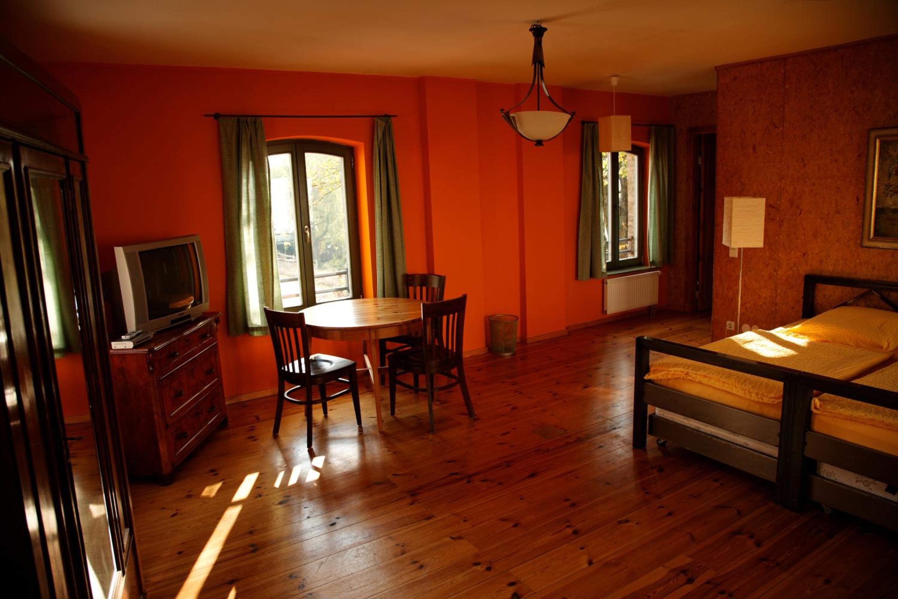 Family Room (2-4 Adults) photo 3