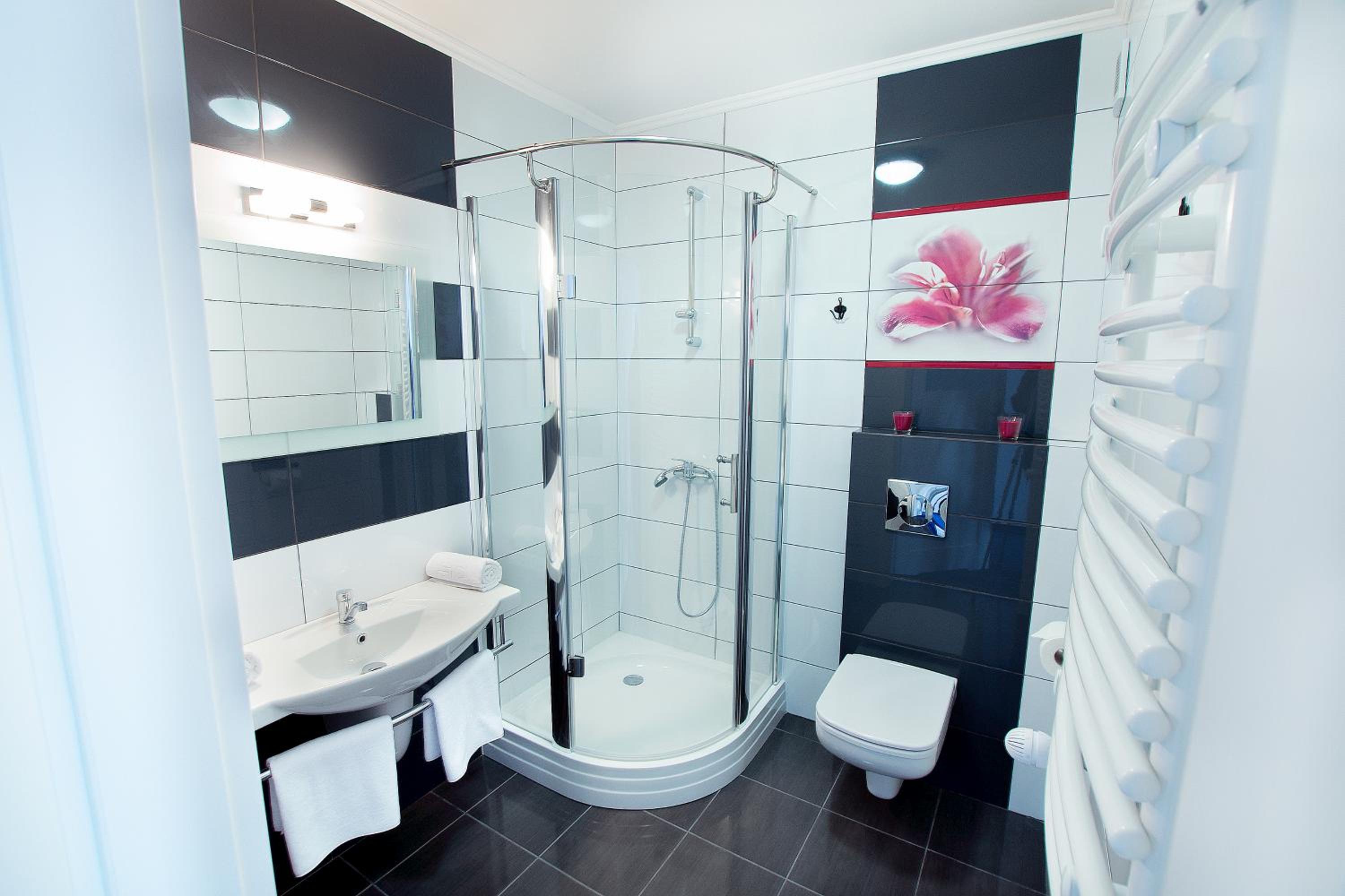 Double or Twin Room with Harbor View photo 2