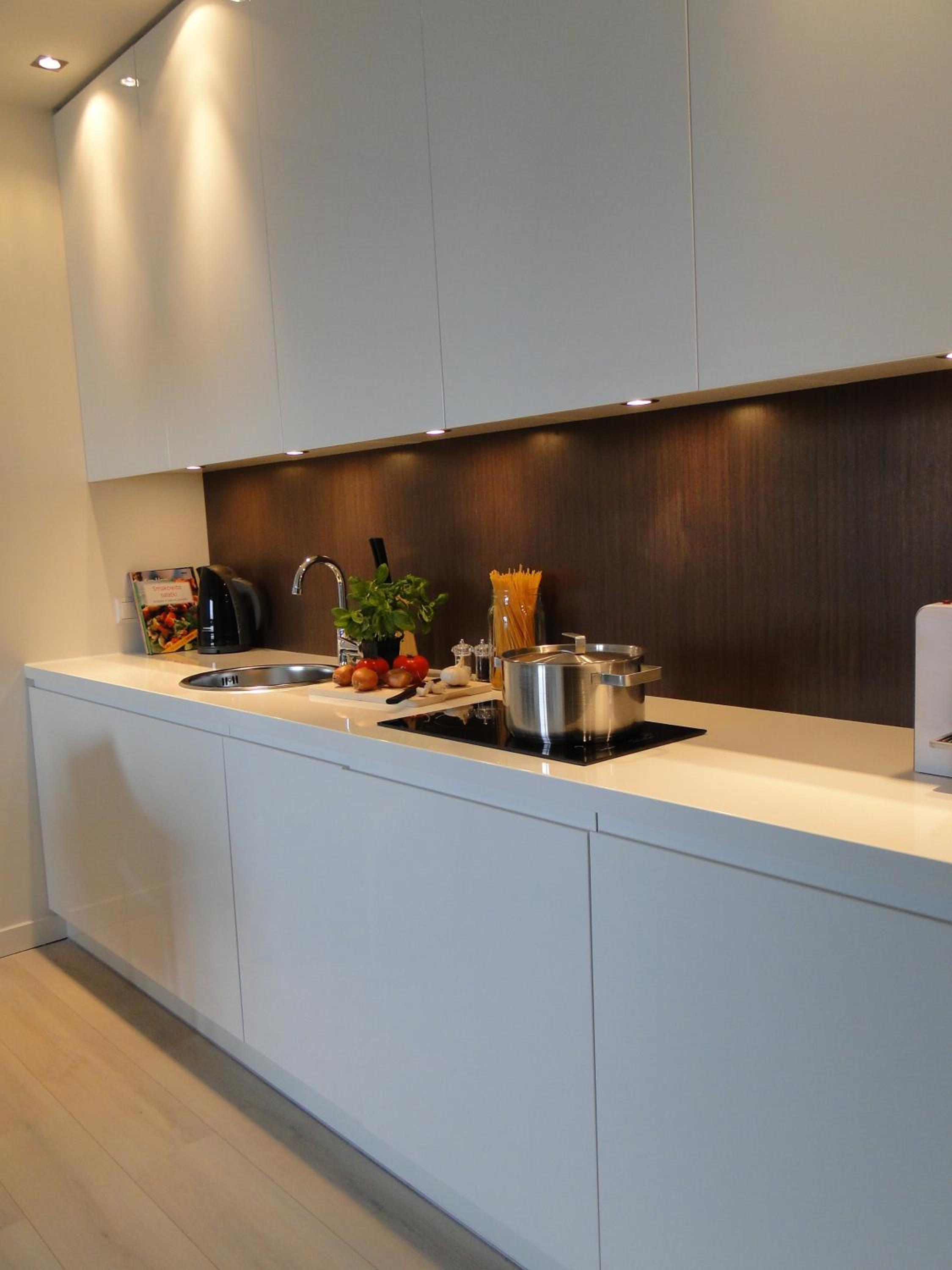 Superior One-Bedroom Apartment - Photo 2