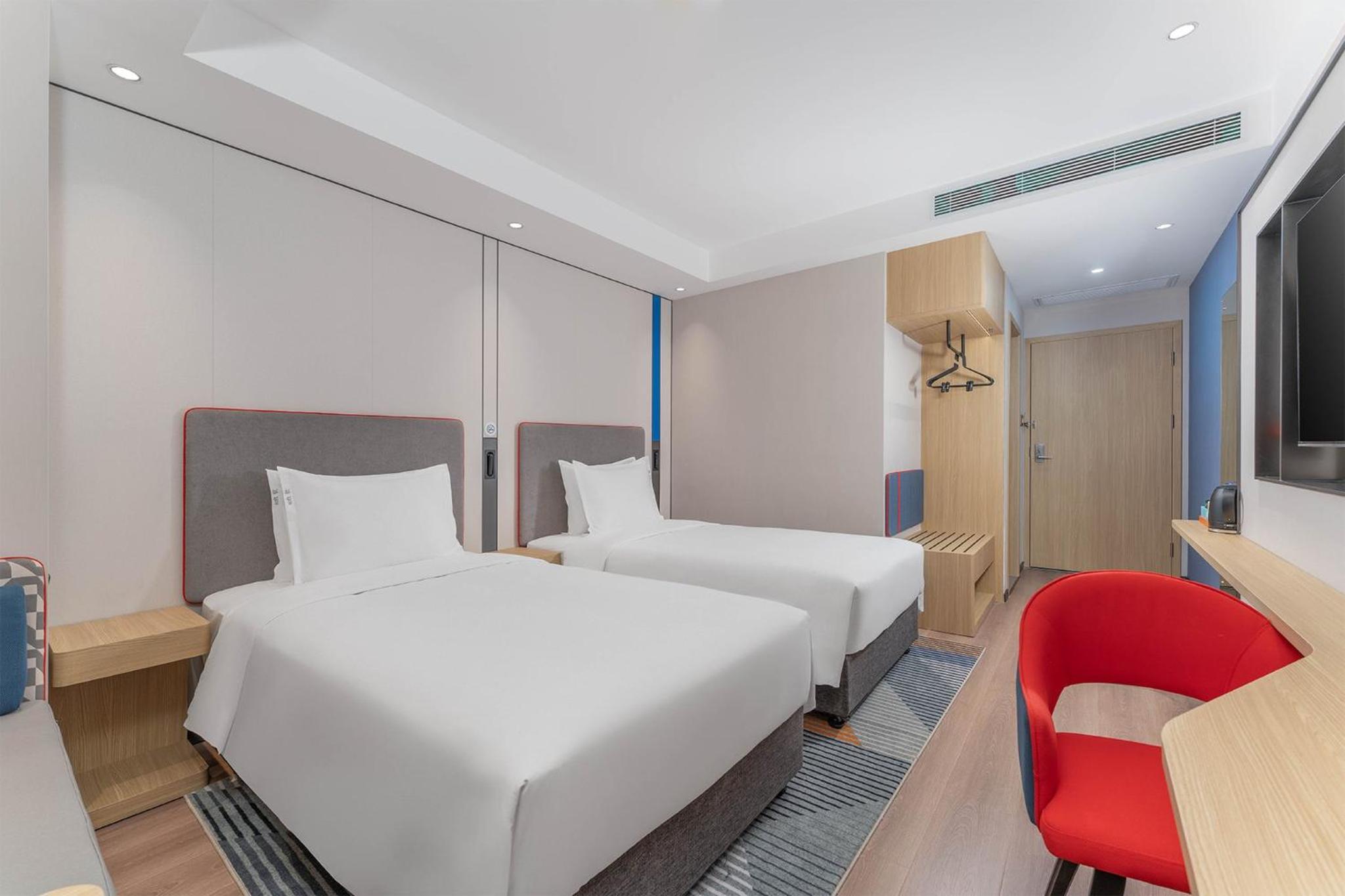 High Floor Standard Twin Room