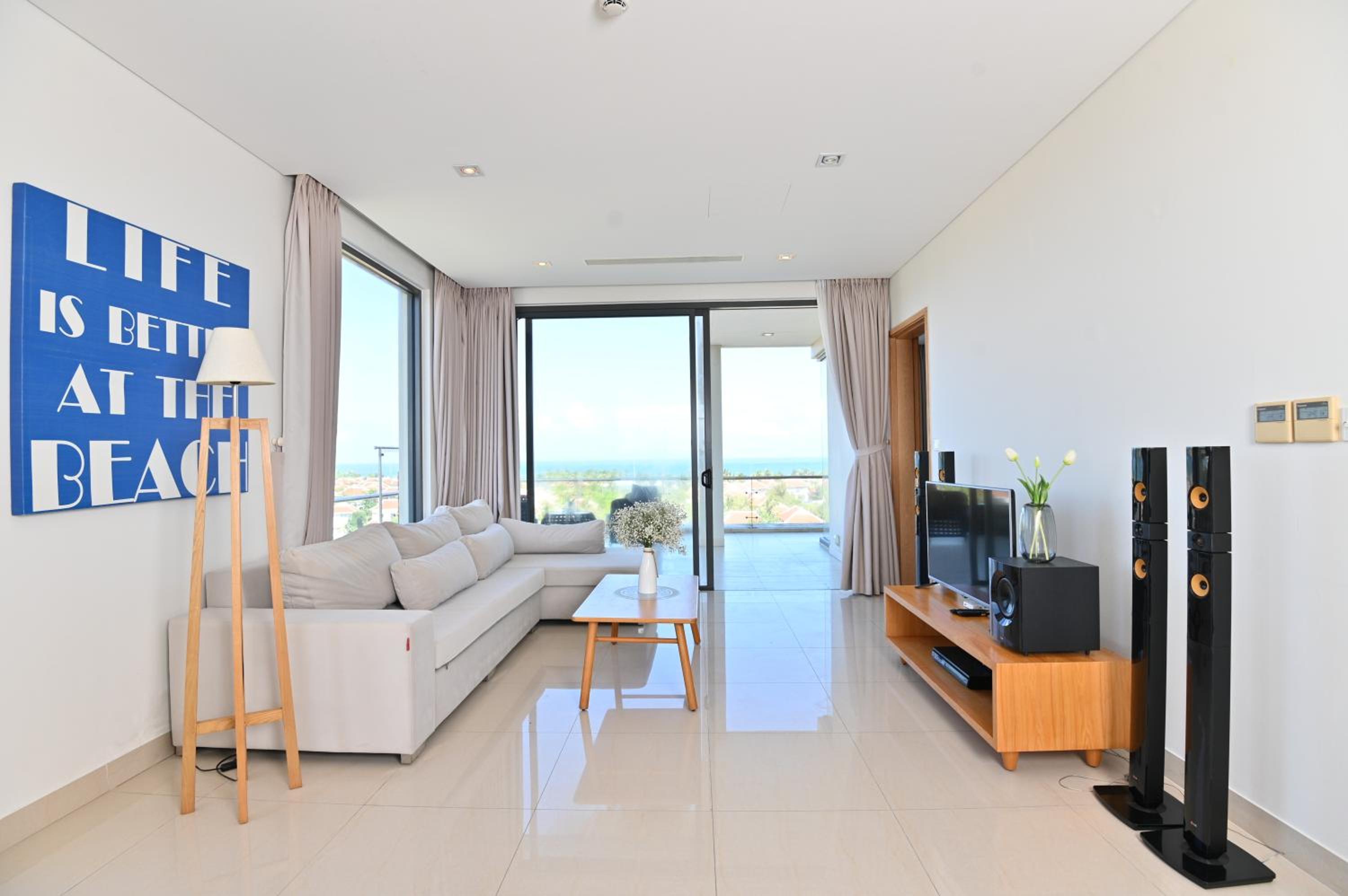 Two-Bedroom Deluxe Apartment with Balcony