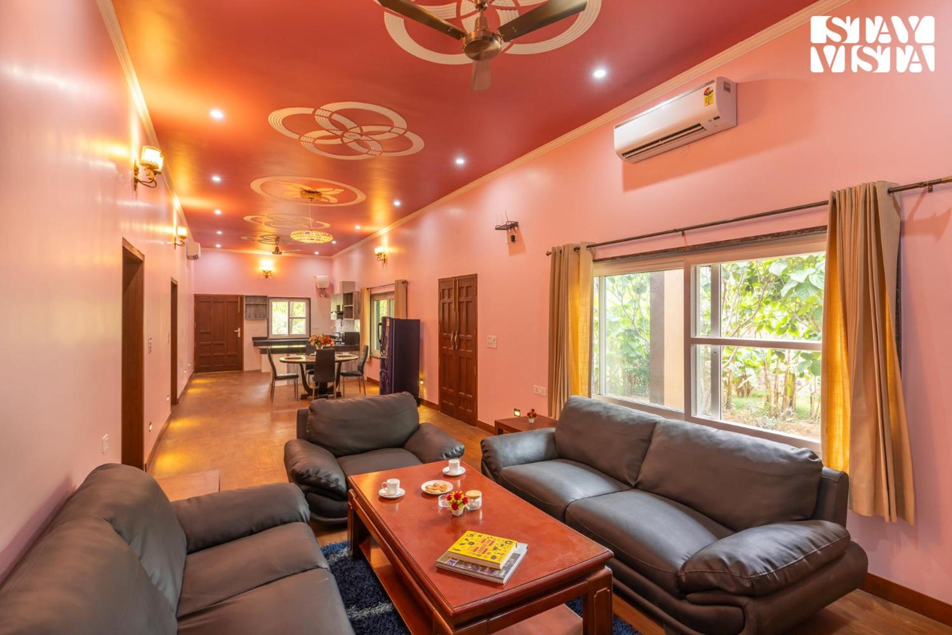 Villa photo 1
