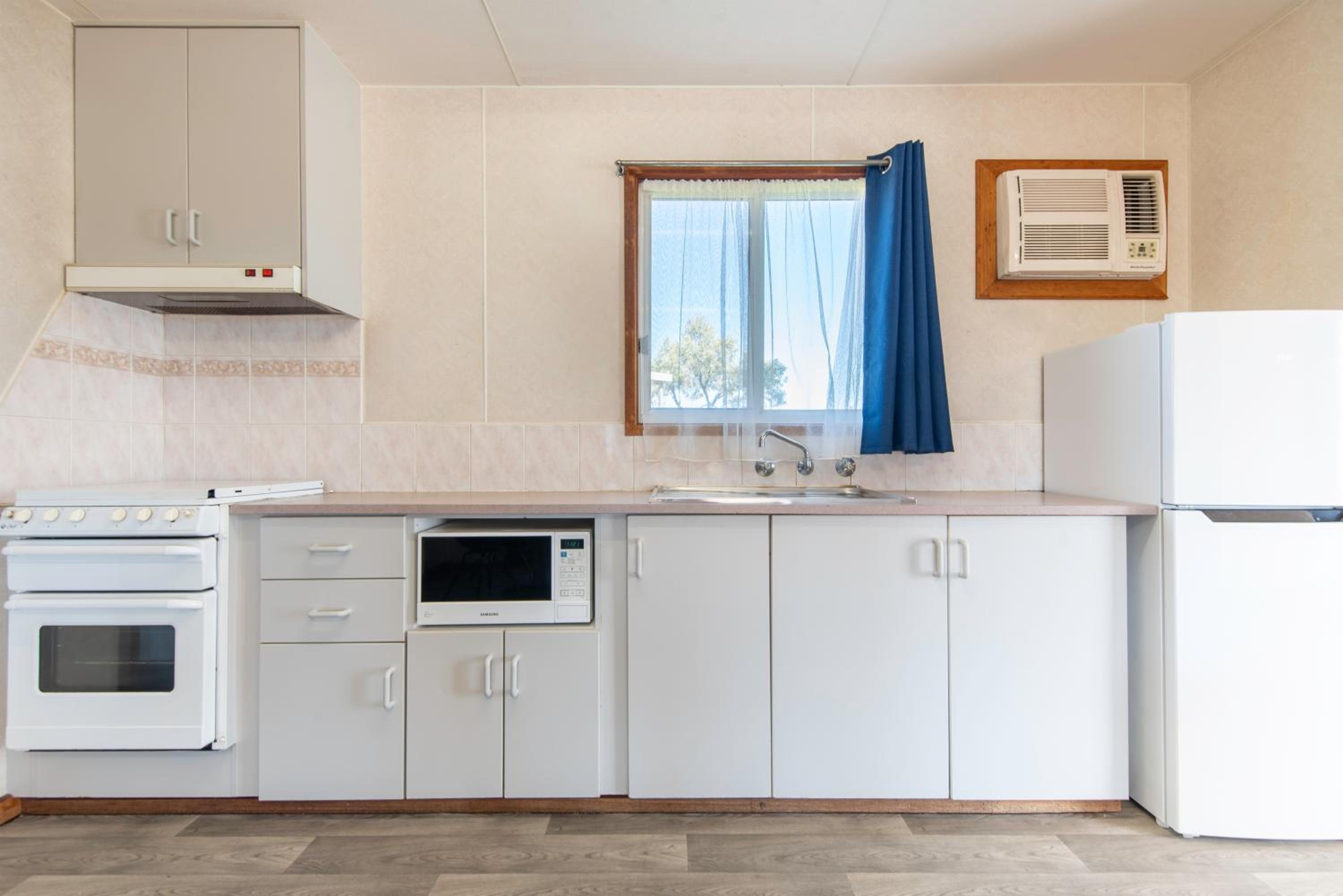 Ensuite Cabin photo 3