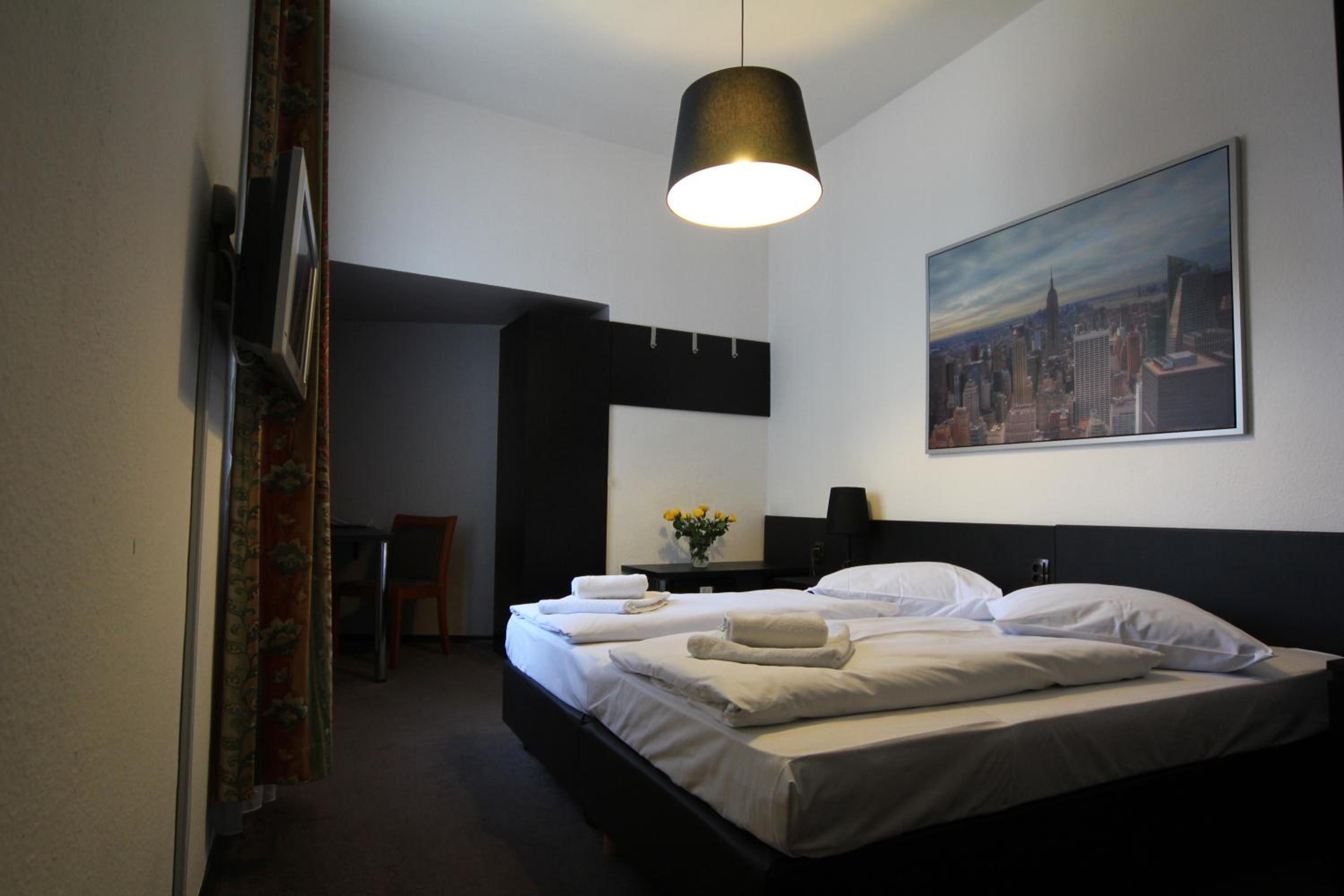 Double Room - Photo 11