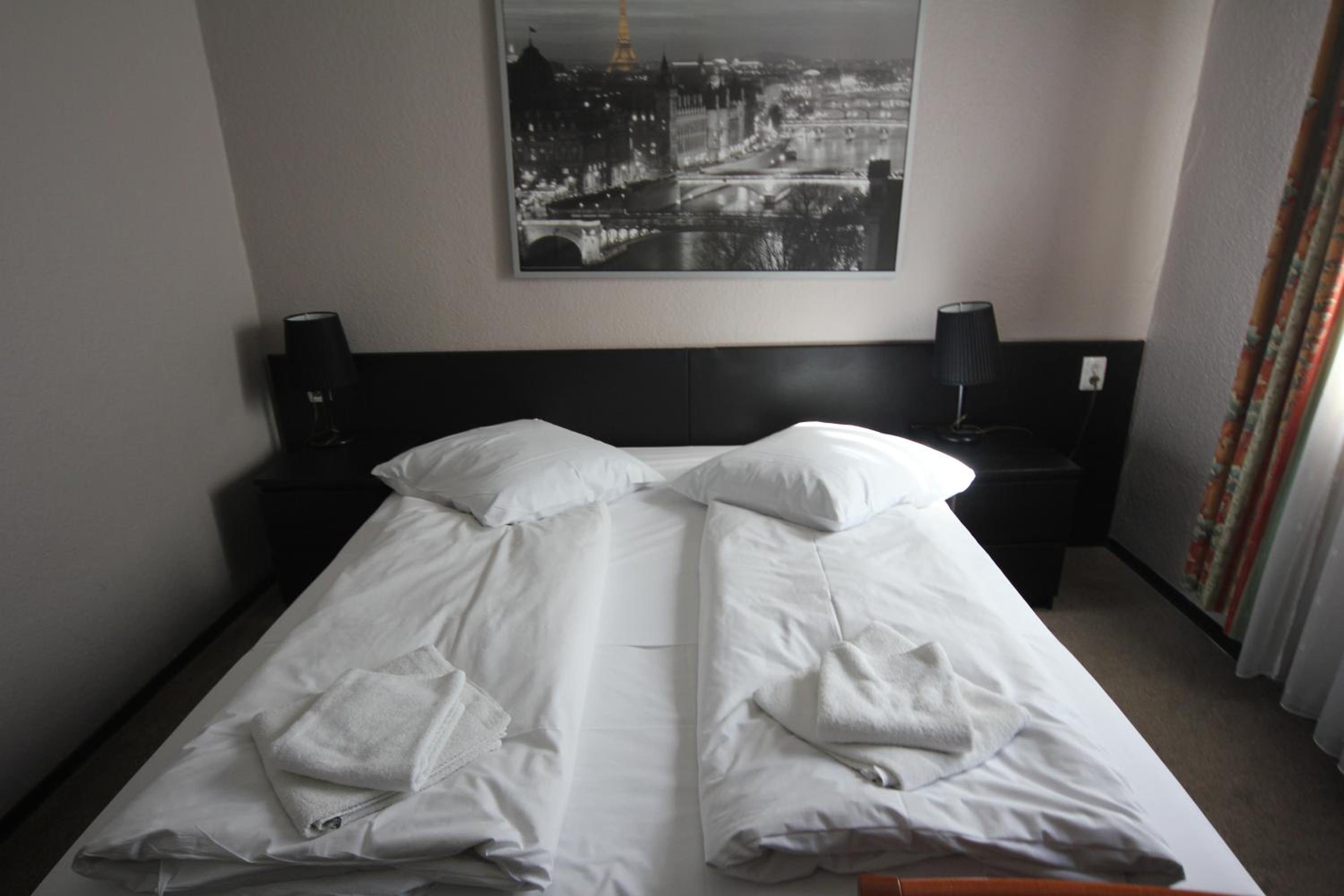 Double Room - Photo 2