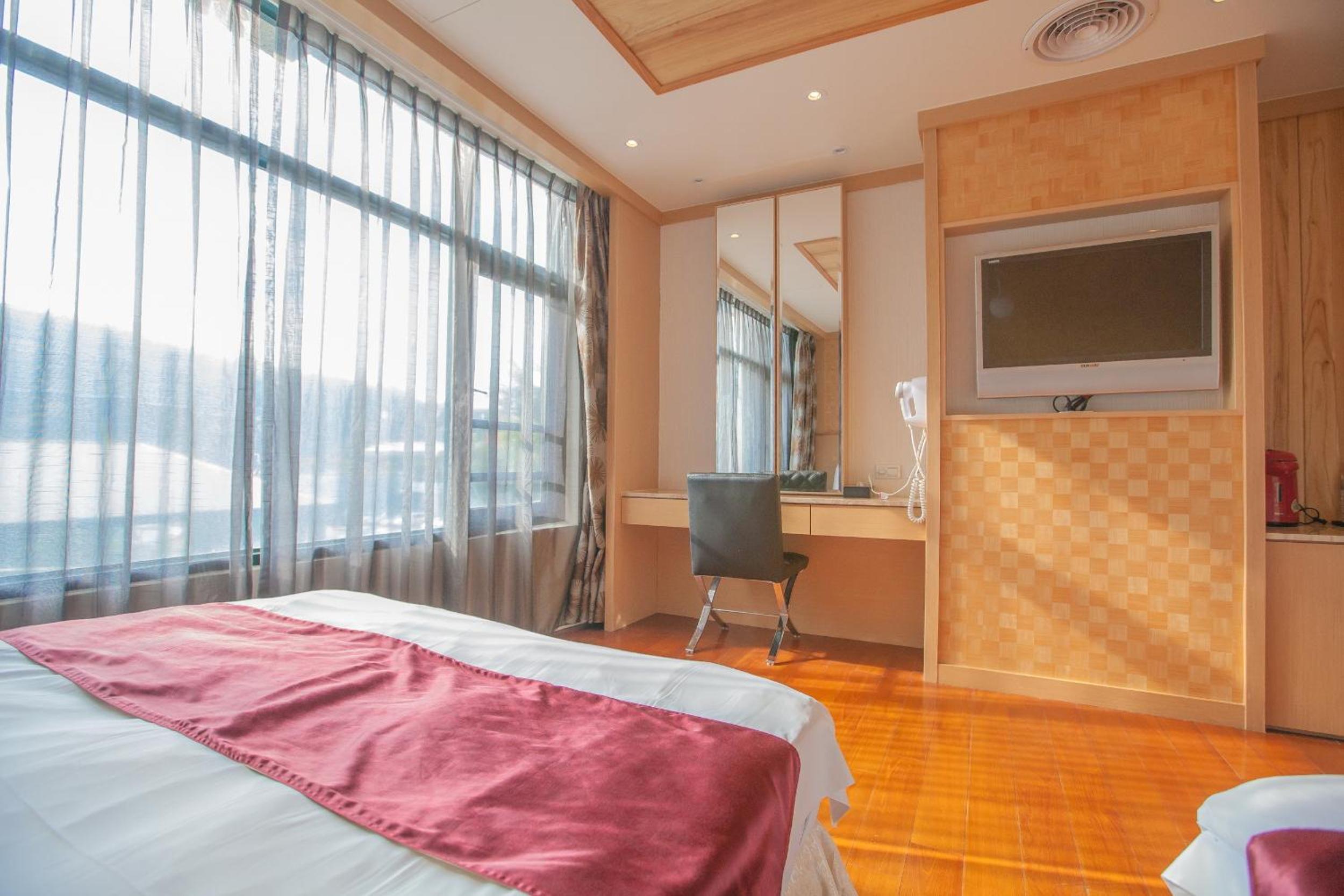 Deluxe Quadruple Room photo 3