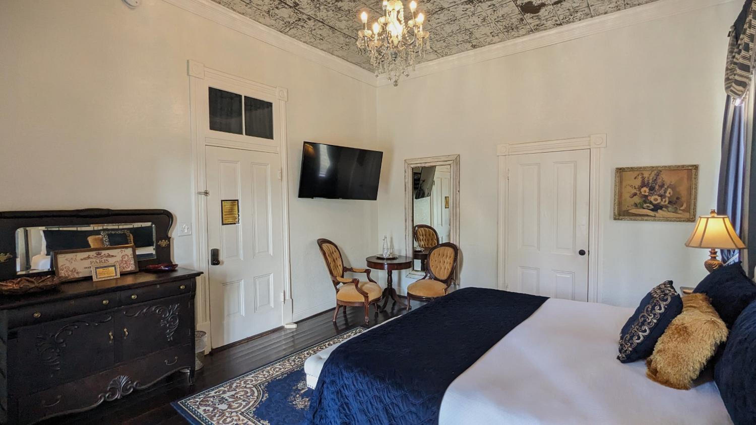 Superior King Room - Photo 5