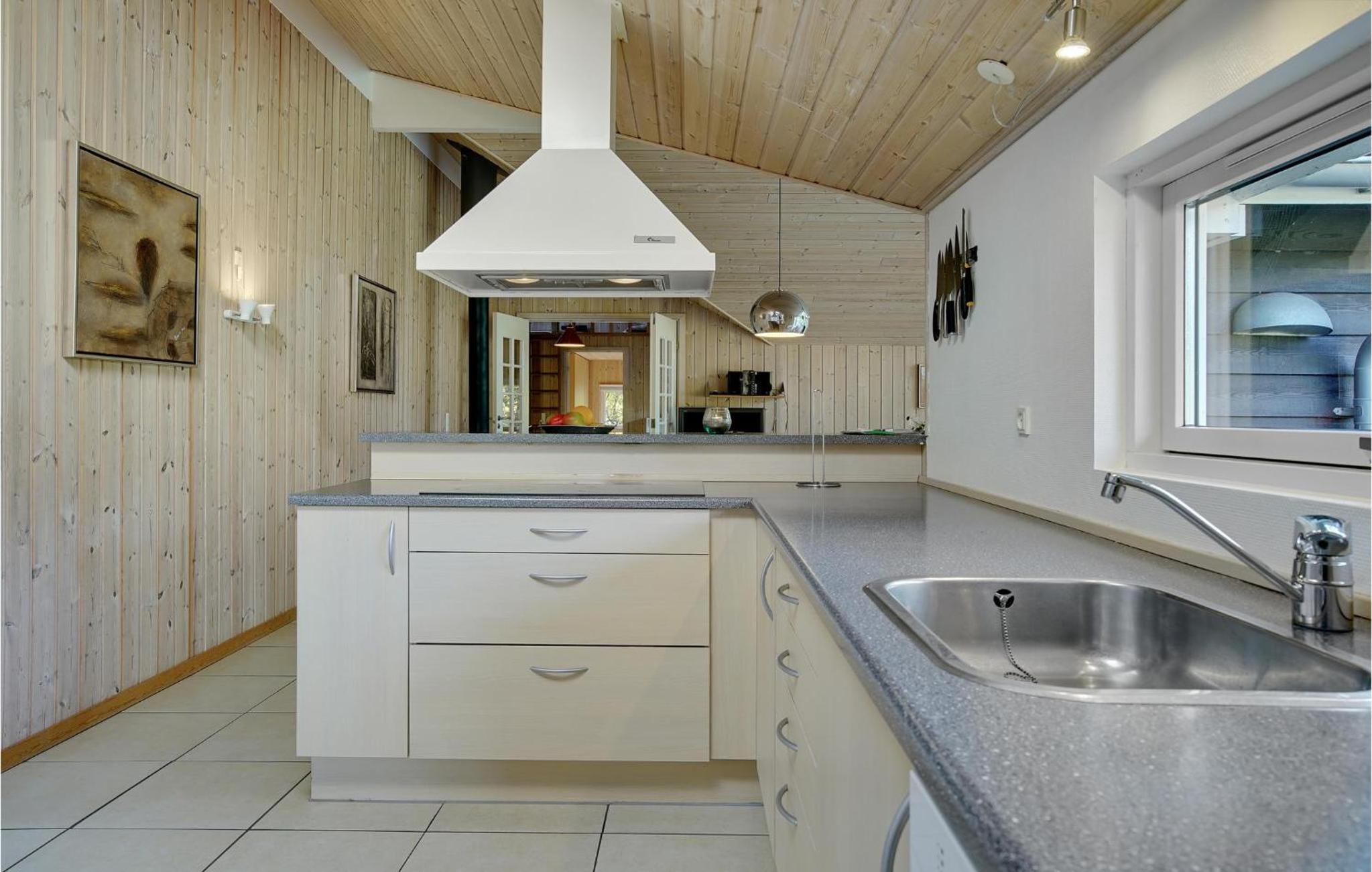 Five-Bedroom Holiday Home photo 3