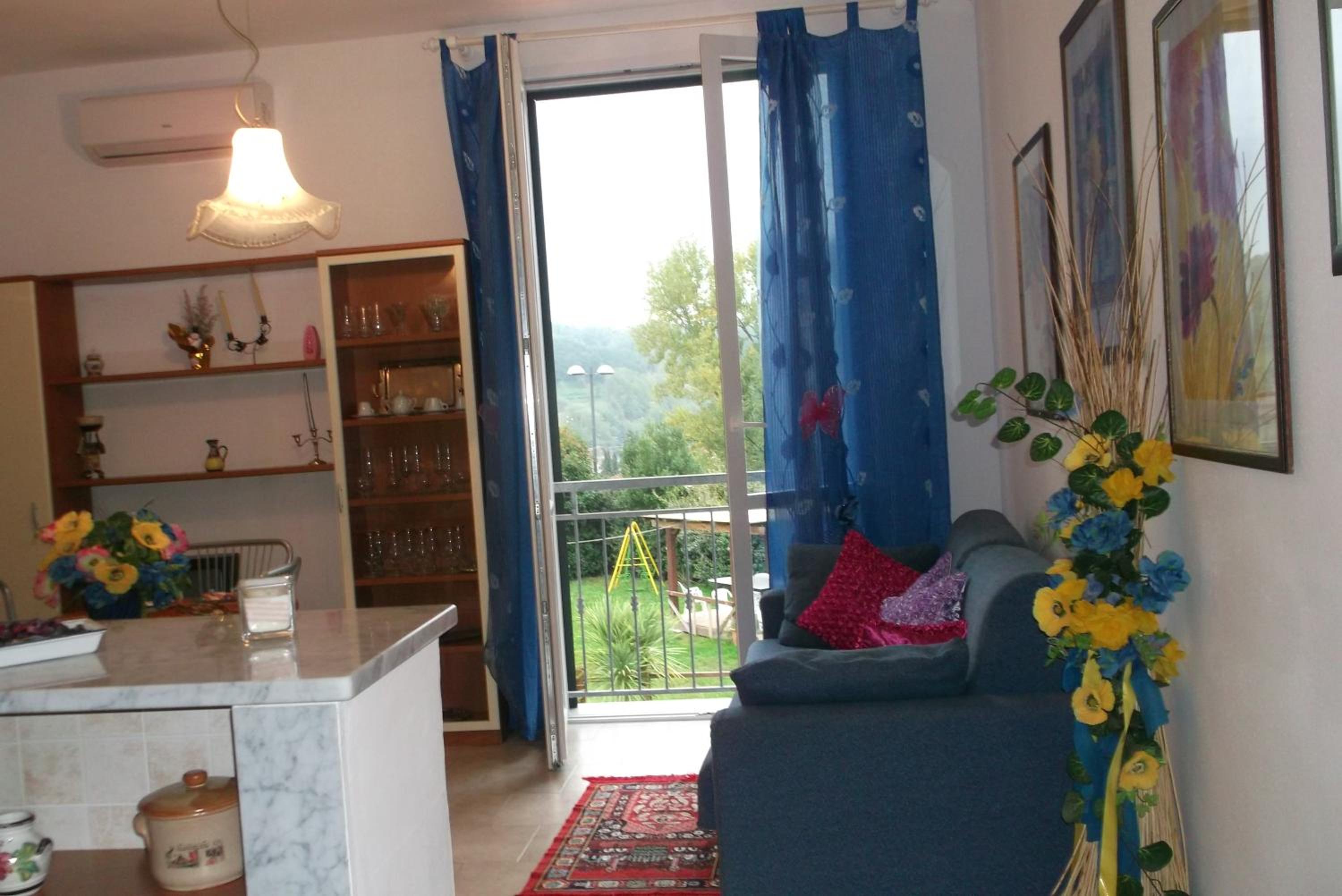 Studio Apartment photo 1
