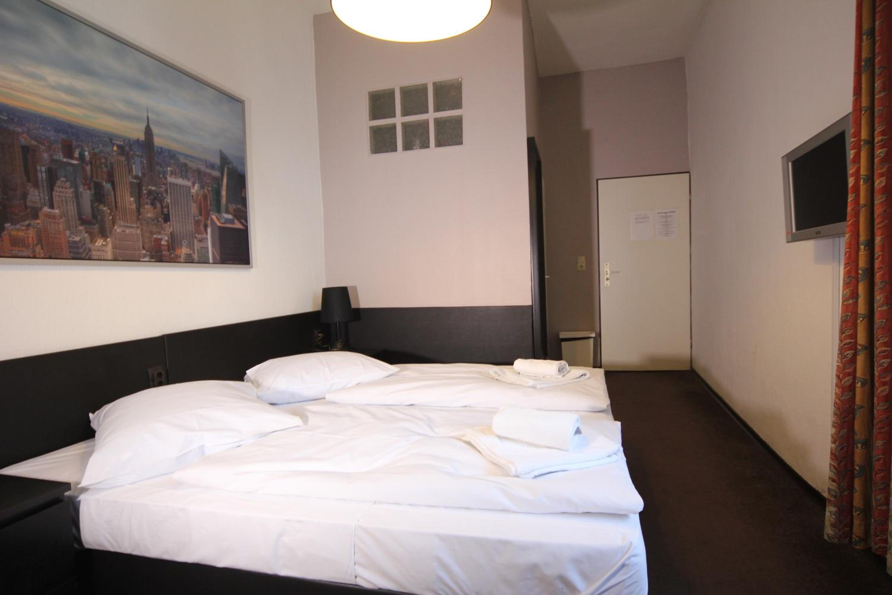 Double Room - Photo 5