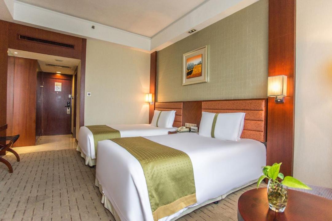 Twin Room with View