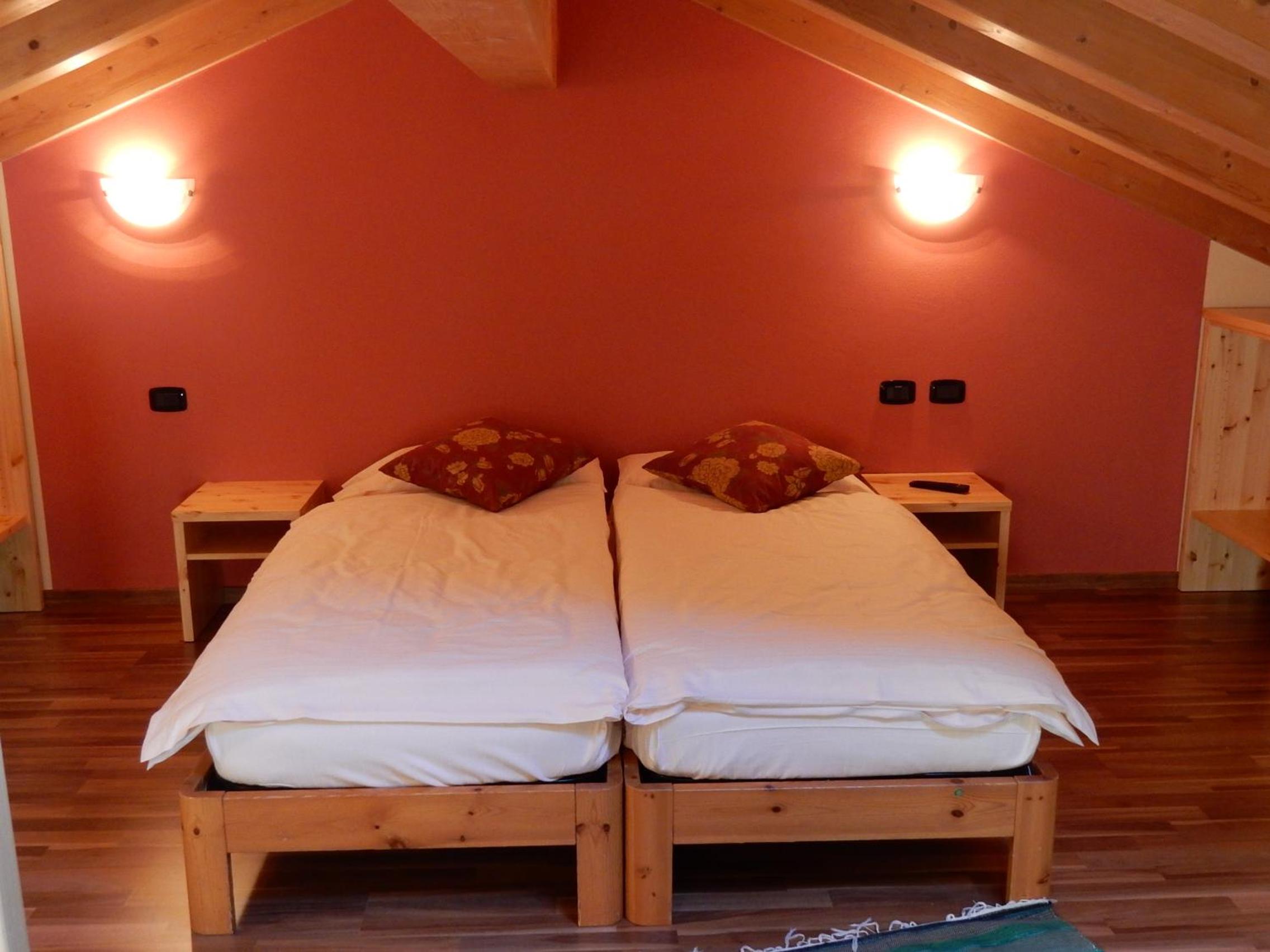 Quadruple Room with Balcony - Photo 11