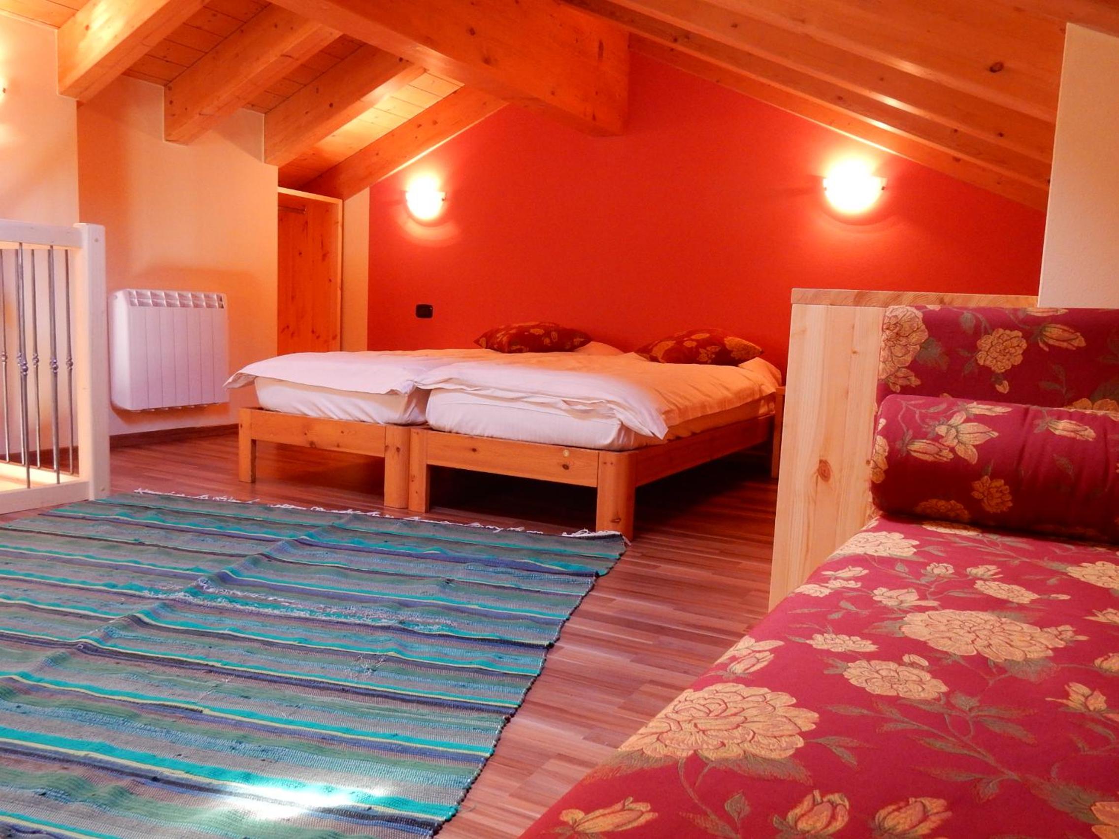 Quadruple Room with Balcony - Photo 16