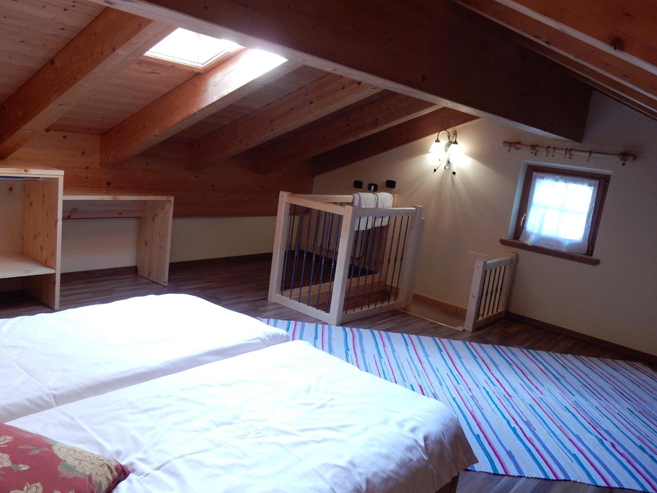Quadruple Room with Balcony - Photo 22