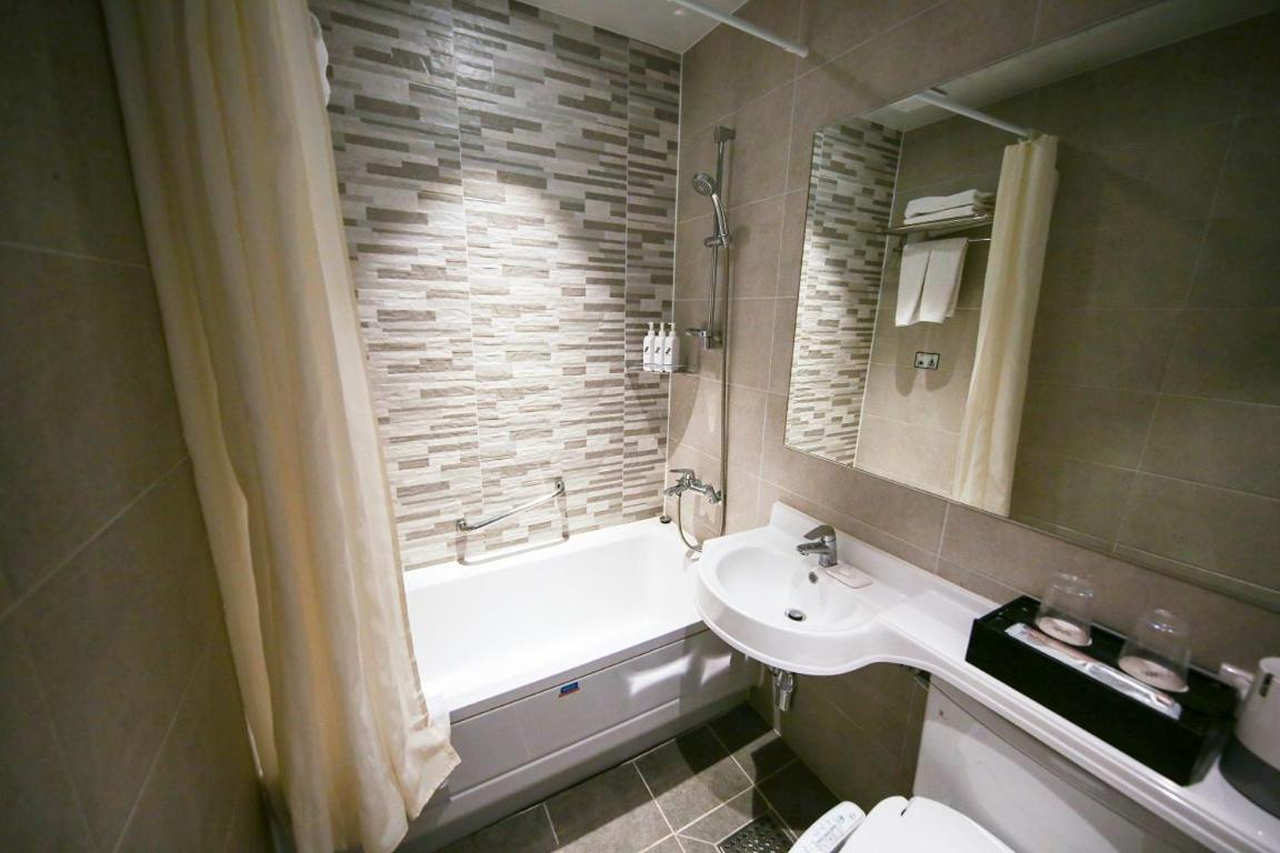 Superior Twin Room photo 3