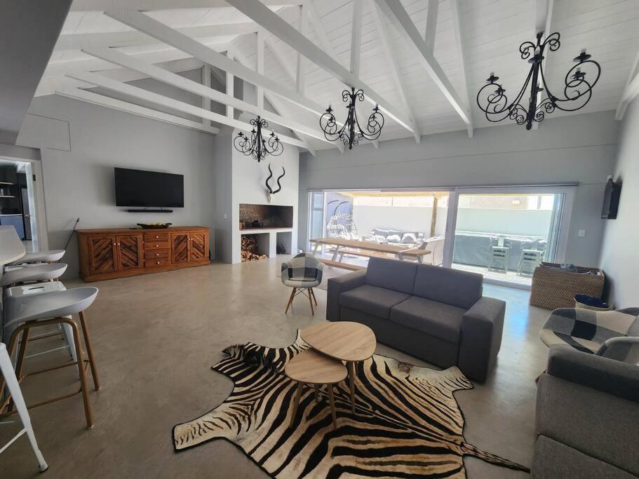 Four-Bedroom House photo 1