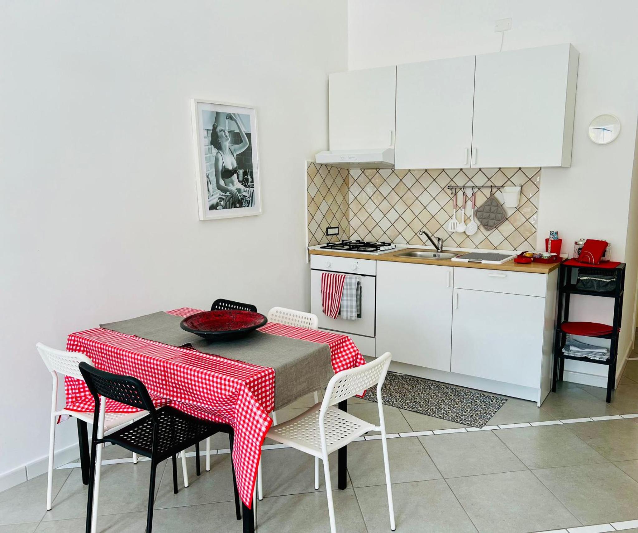 One-Bedroom Apartment photo 3