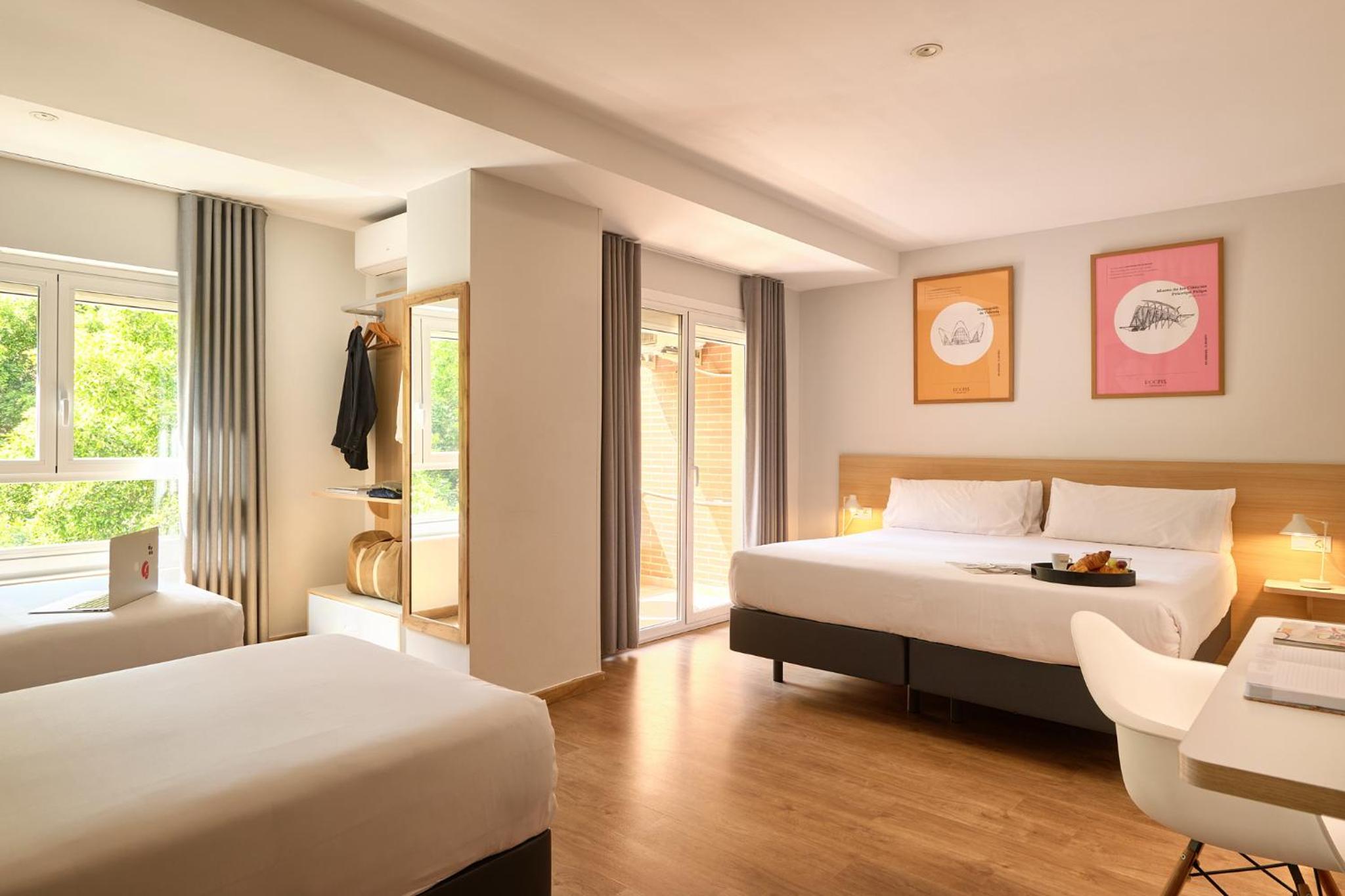 Quadruple Room with Balcony photo 3