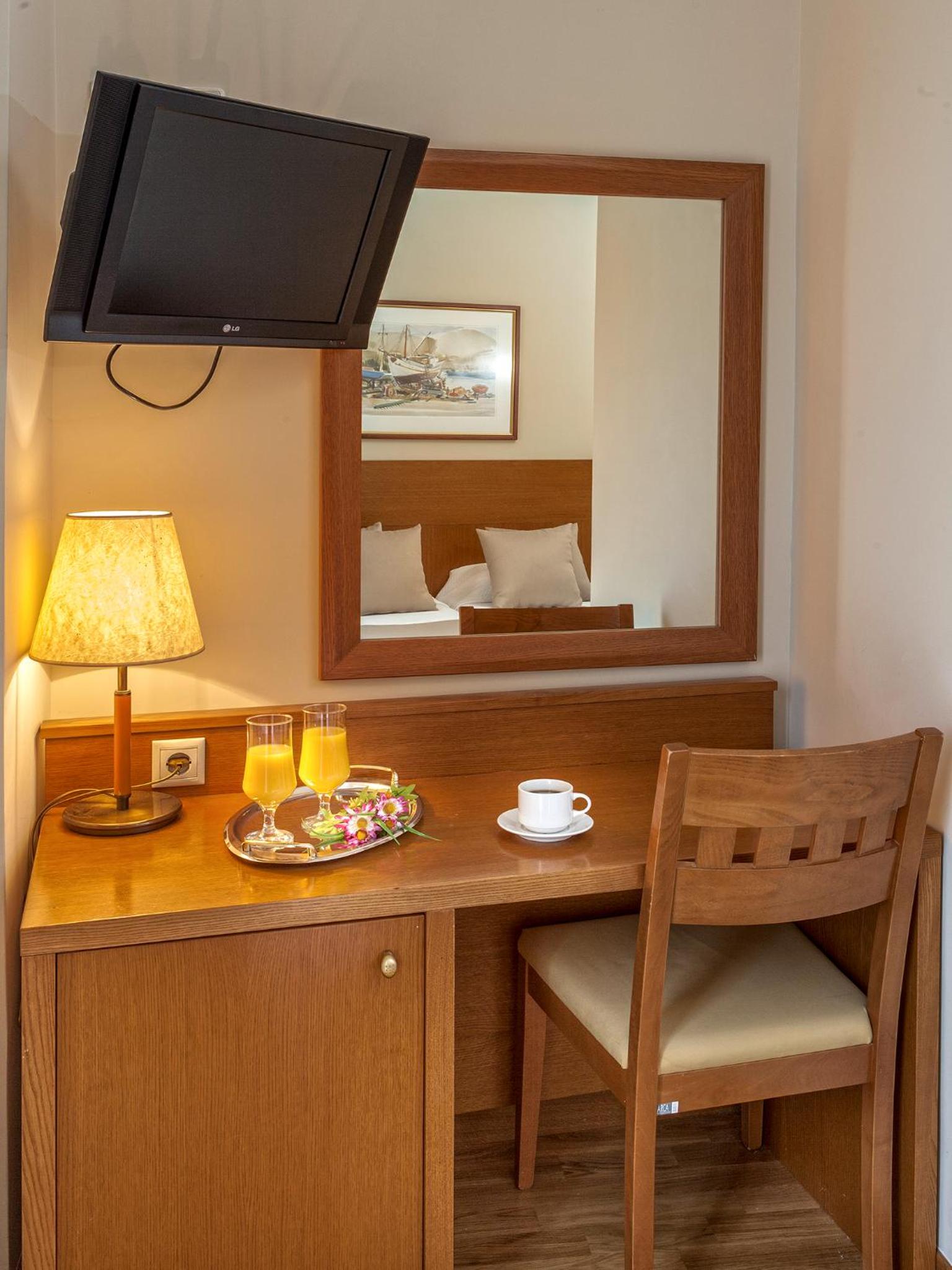 Superior Twin Room with View photo 3