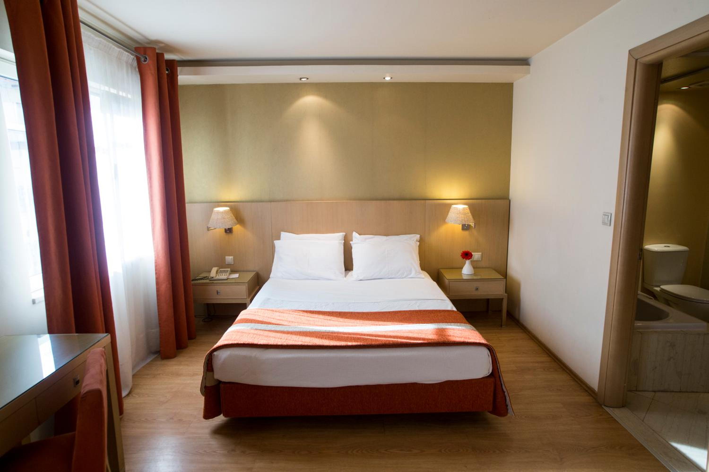 Double Room - Photo 1