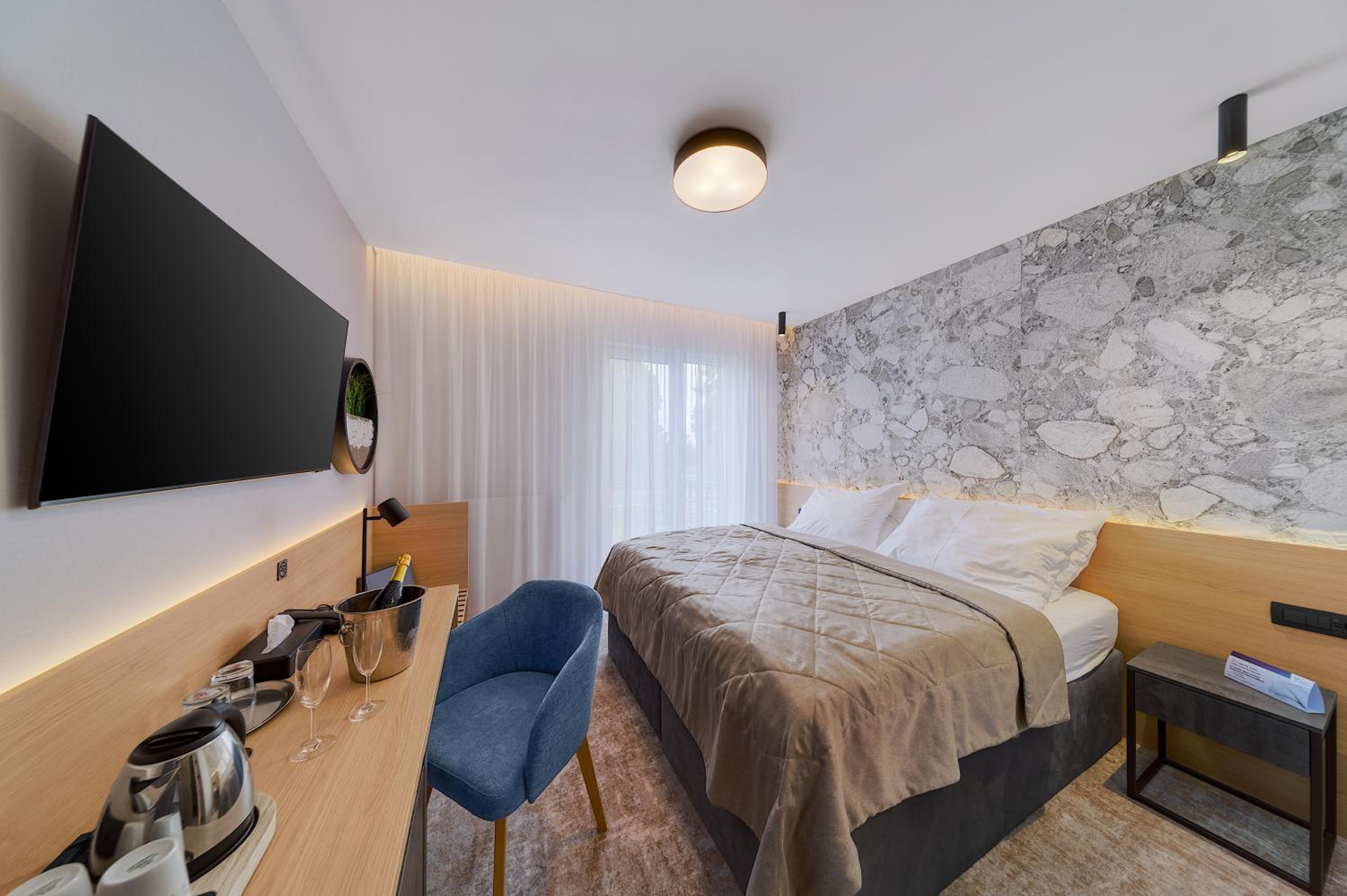 Exclusive Double or Twin Room with Balcony and Aquapark access photo 1