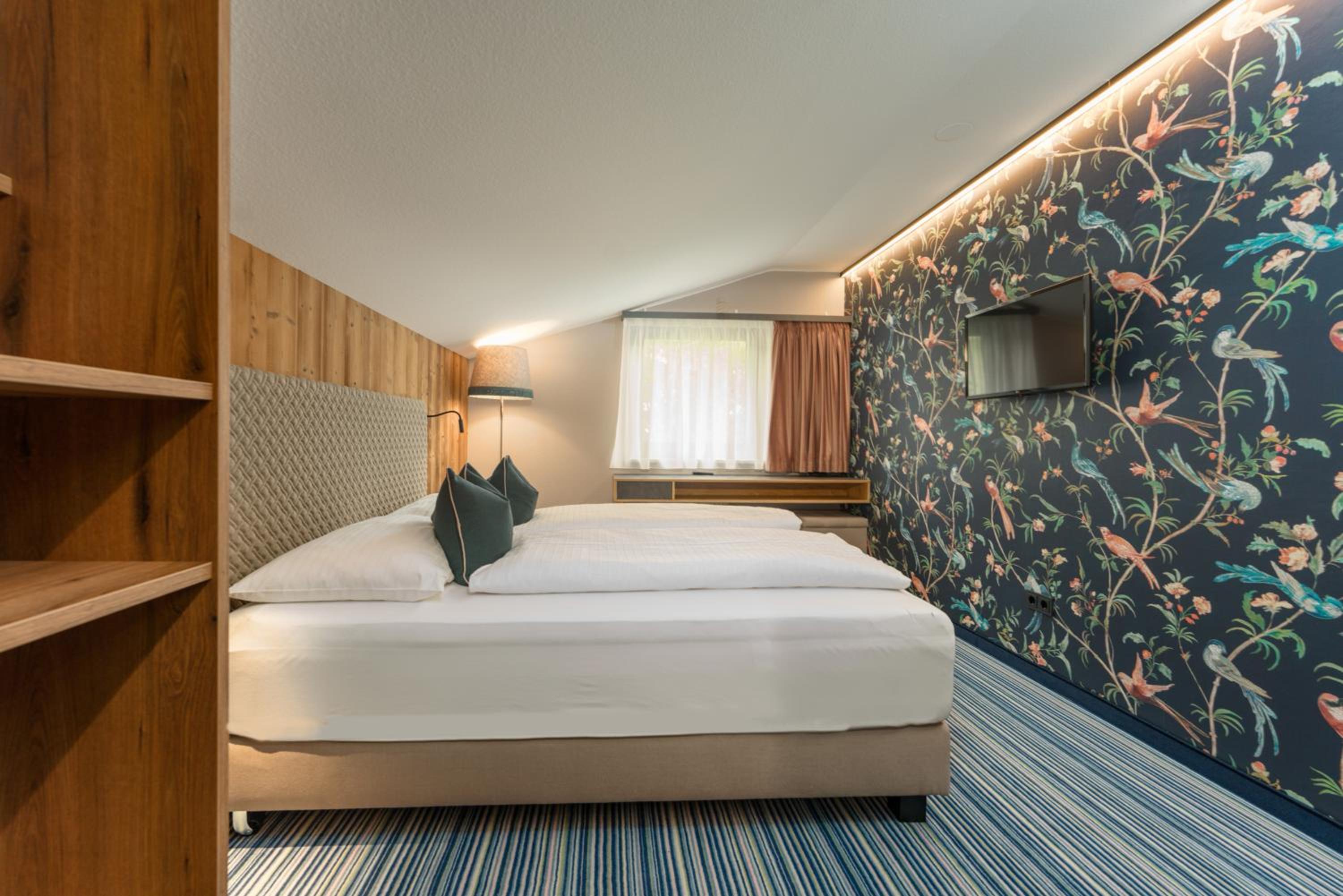 Comfort Suite with balcony and mountain view - Photo 1