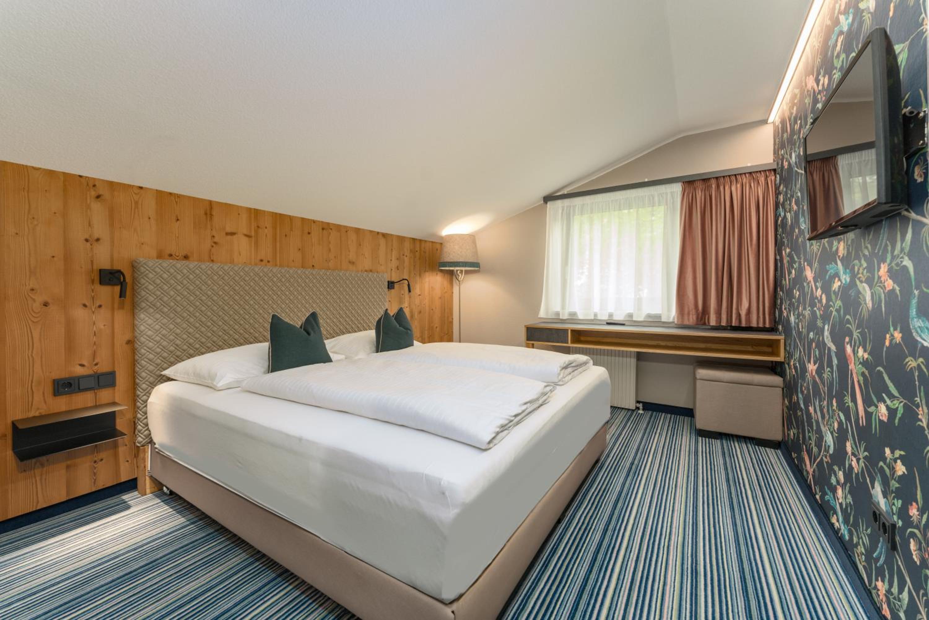 Comfort Suite with balcony and mountain view - Photo 2