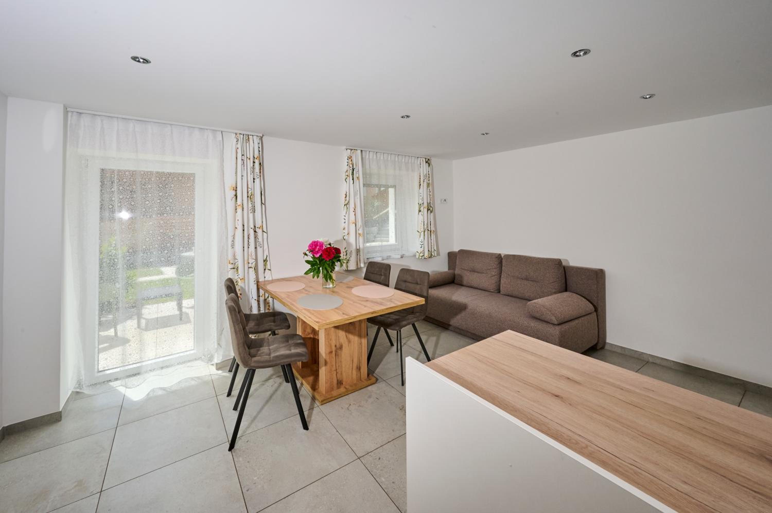Apartment - Ground Floor photo 3