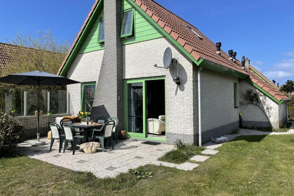 Three-Bedroom Bungalow photo 2