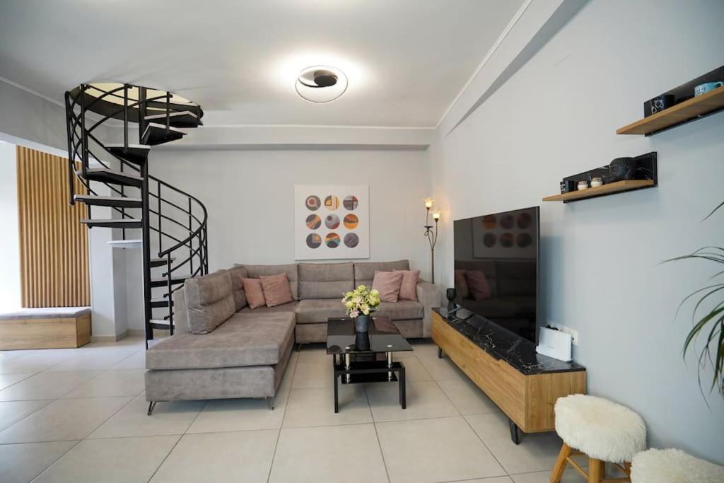 Three-Bedroom Apartment photo 1