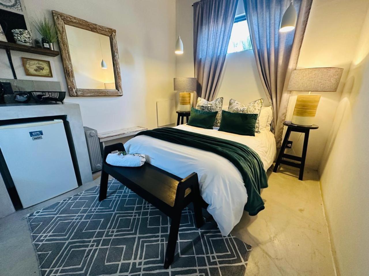 Double Room with Private Bathroom photo 1