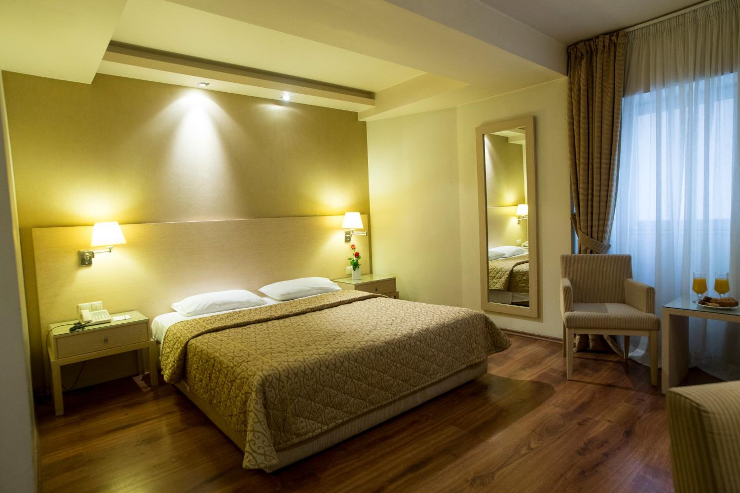 Double Room - Photo 3