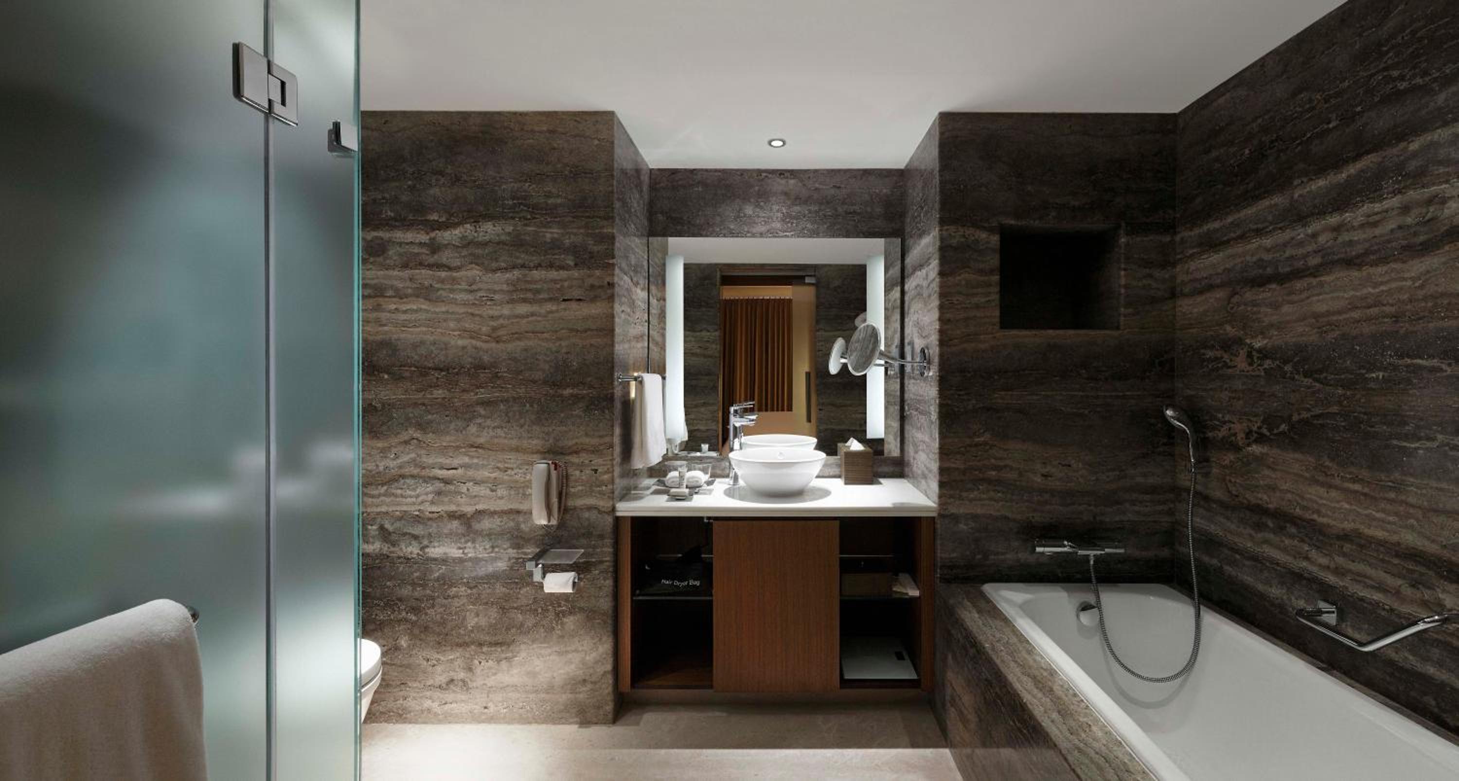 Two-Bedroom Deluxe Suite with Club Lounge