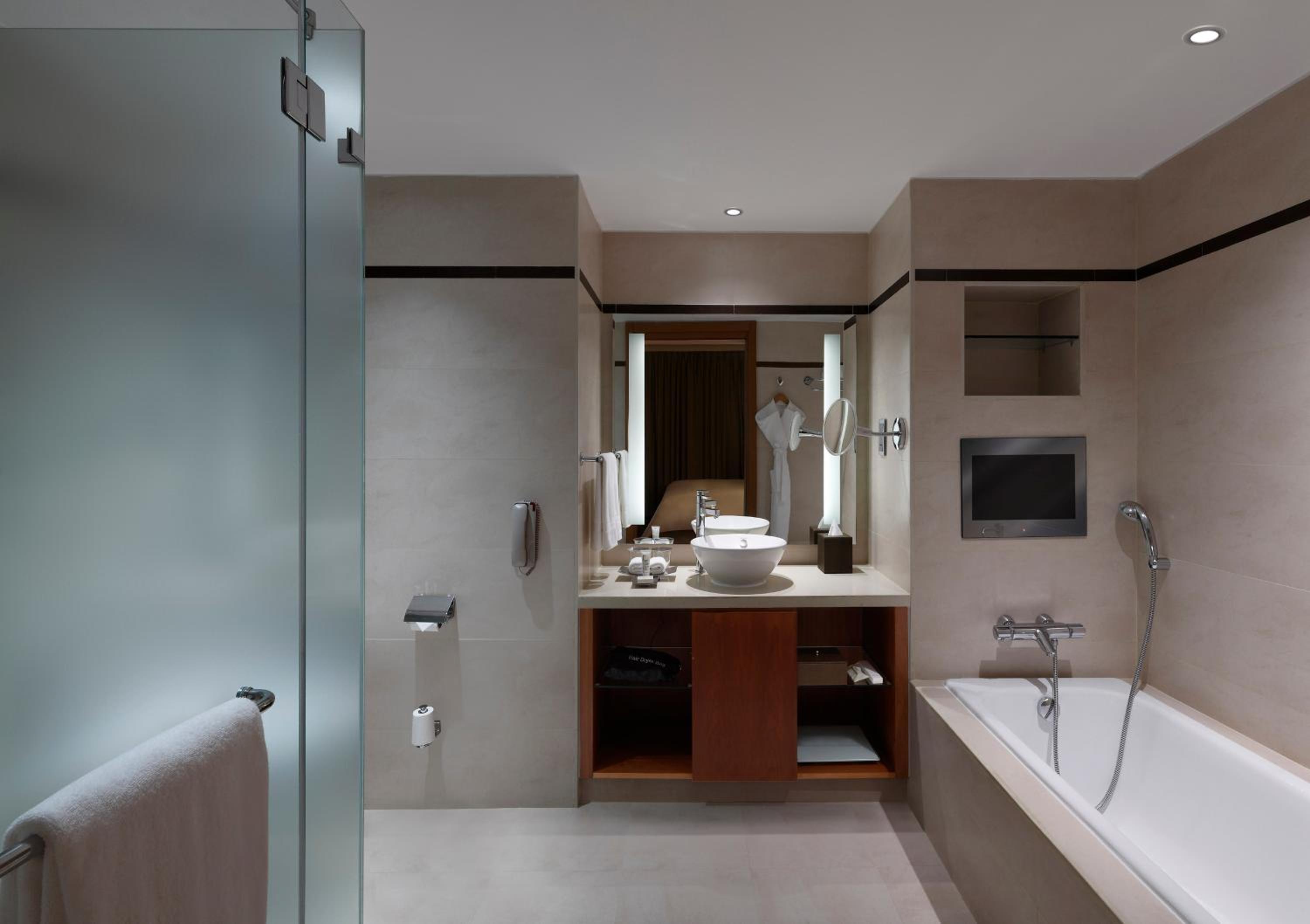 Two-Bedroom Deluxe Suite with Club Lounge