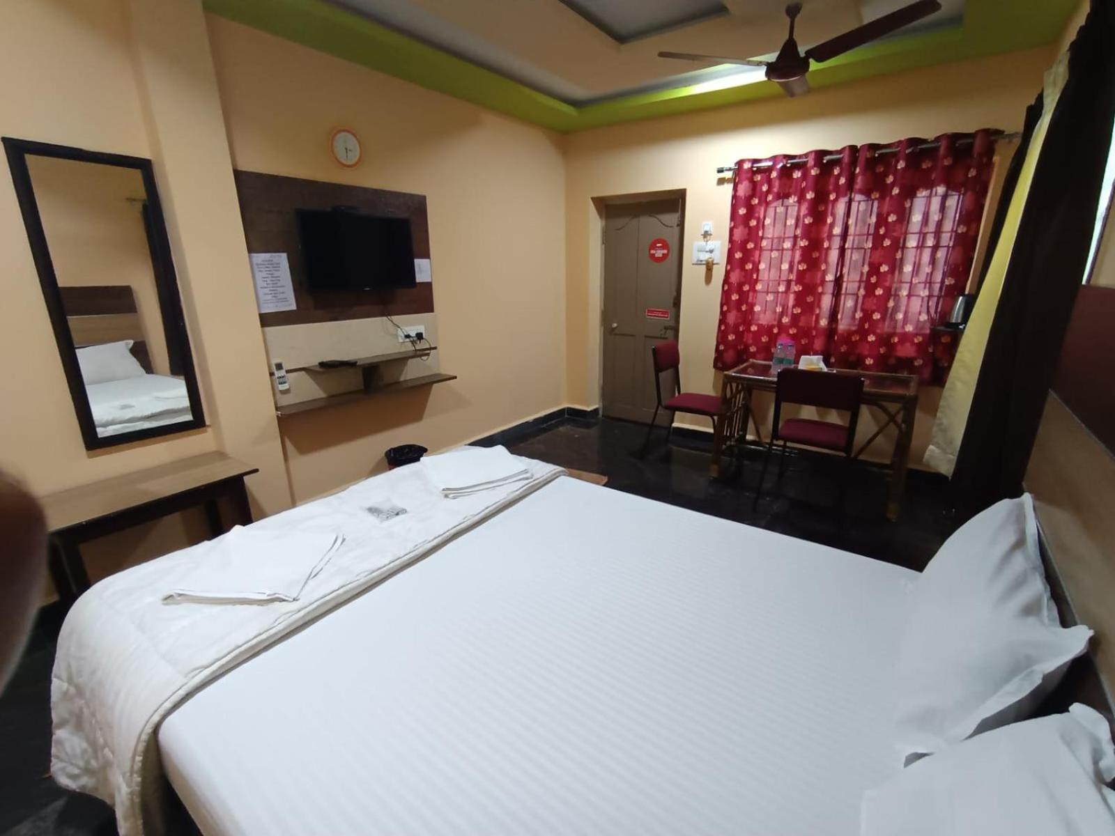 Budget Double Room photo 2