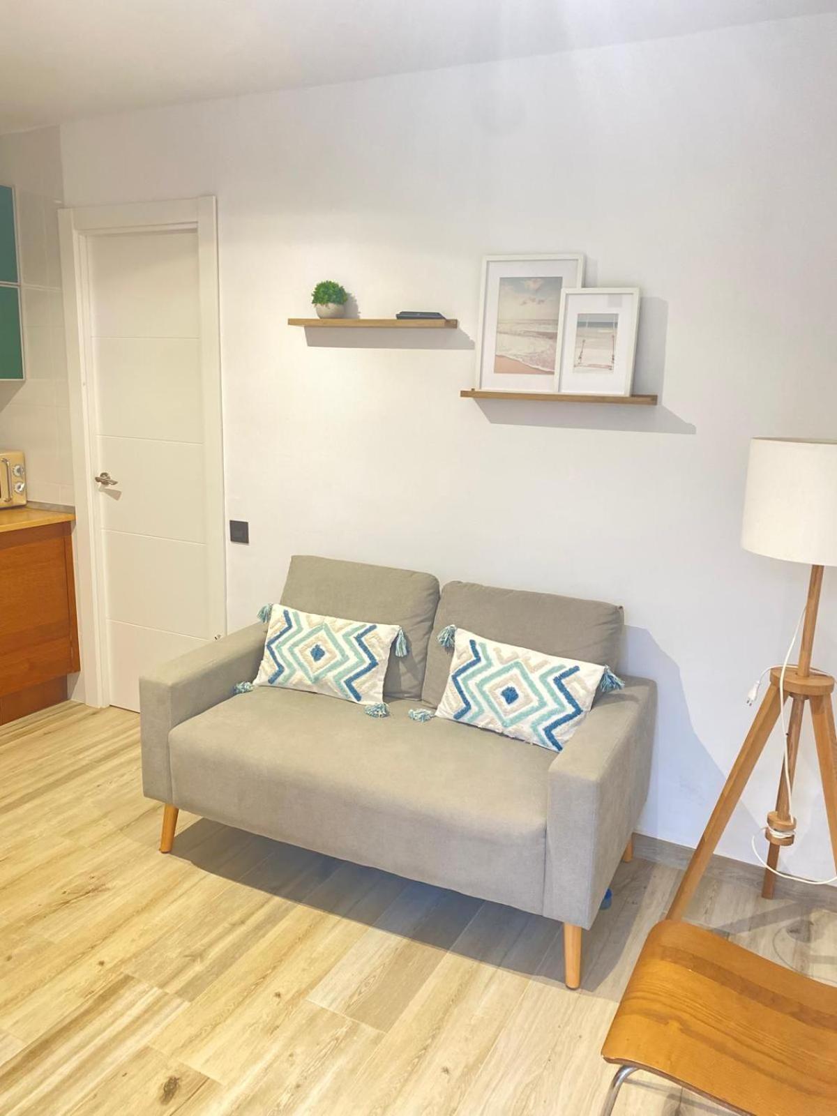 One-Bedroom Apartment photo 2